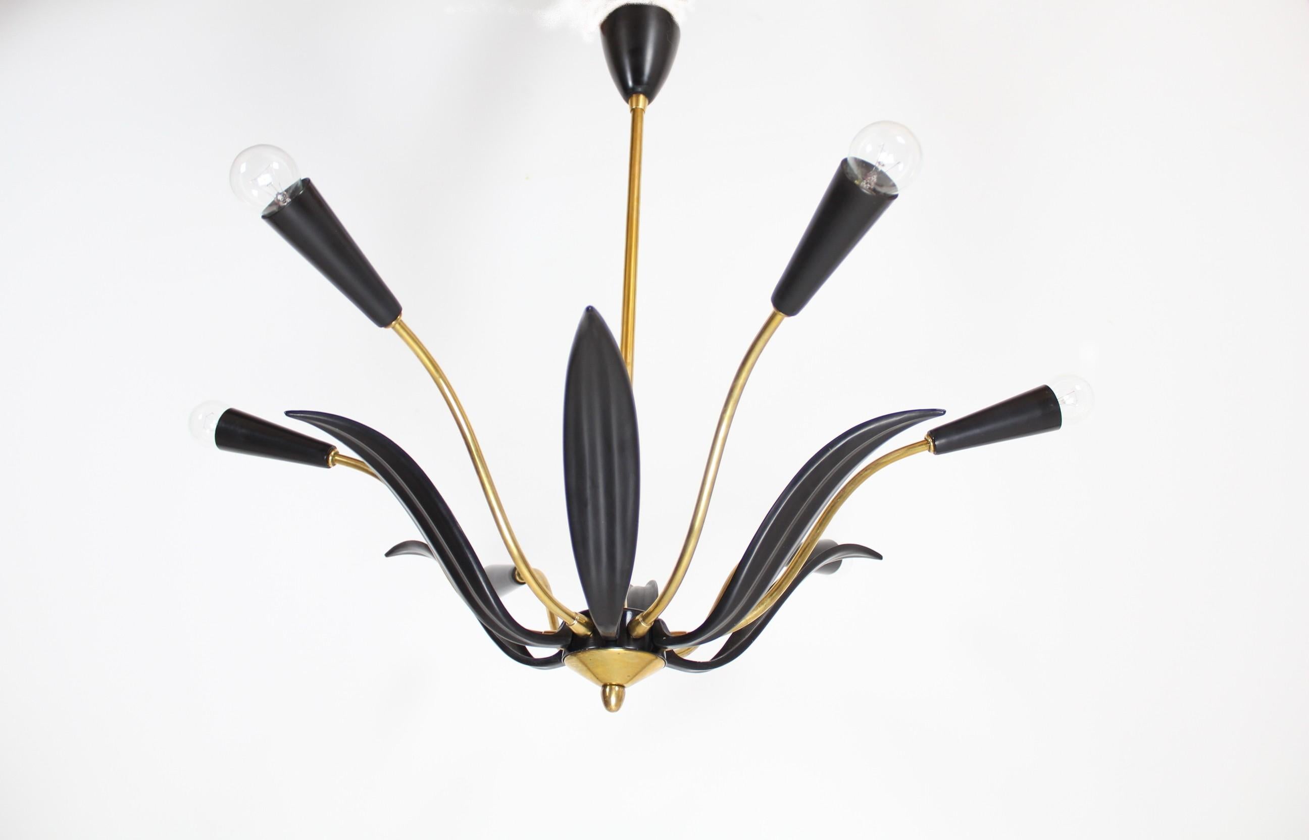 Lustre italien Stilnovo Mid Century Modern, laiton noir et doré, années 1950 en vente 1