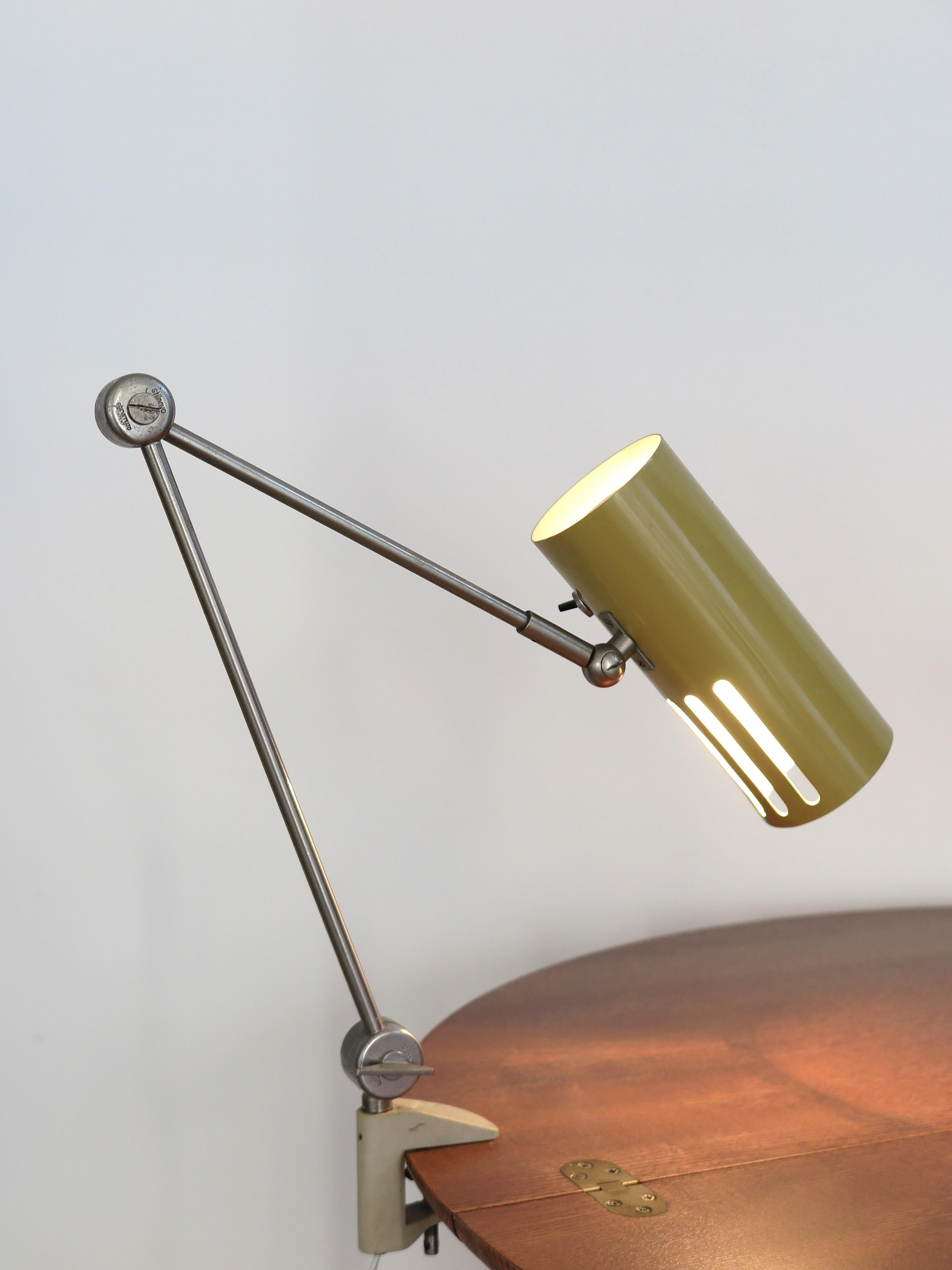 Italian Stilnovo Midcentury Modern Metal Clamp Table Lamp 1950s In Fair Condition For Sale In Reggio Emilia, IT