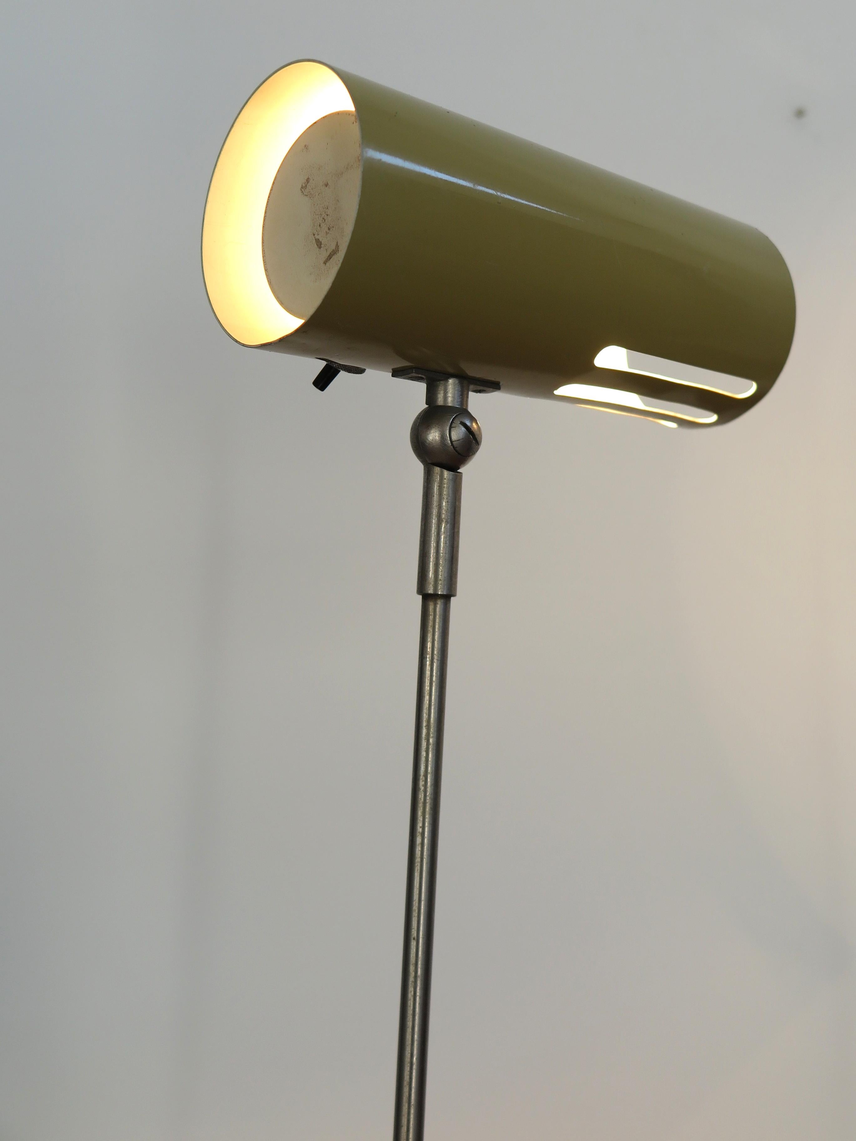 Italian Stilnovo Midcentury Modern Metal Clamp Table Lamp 1950s For Sale 4