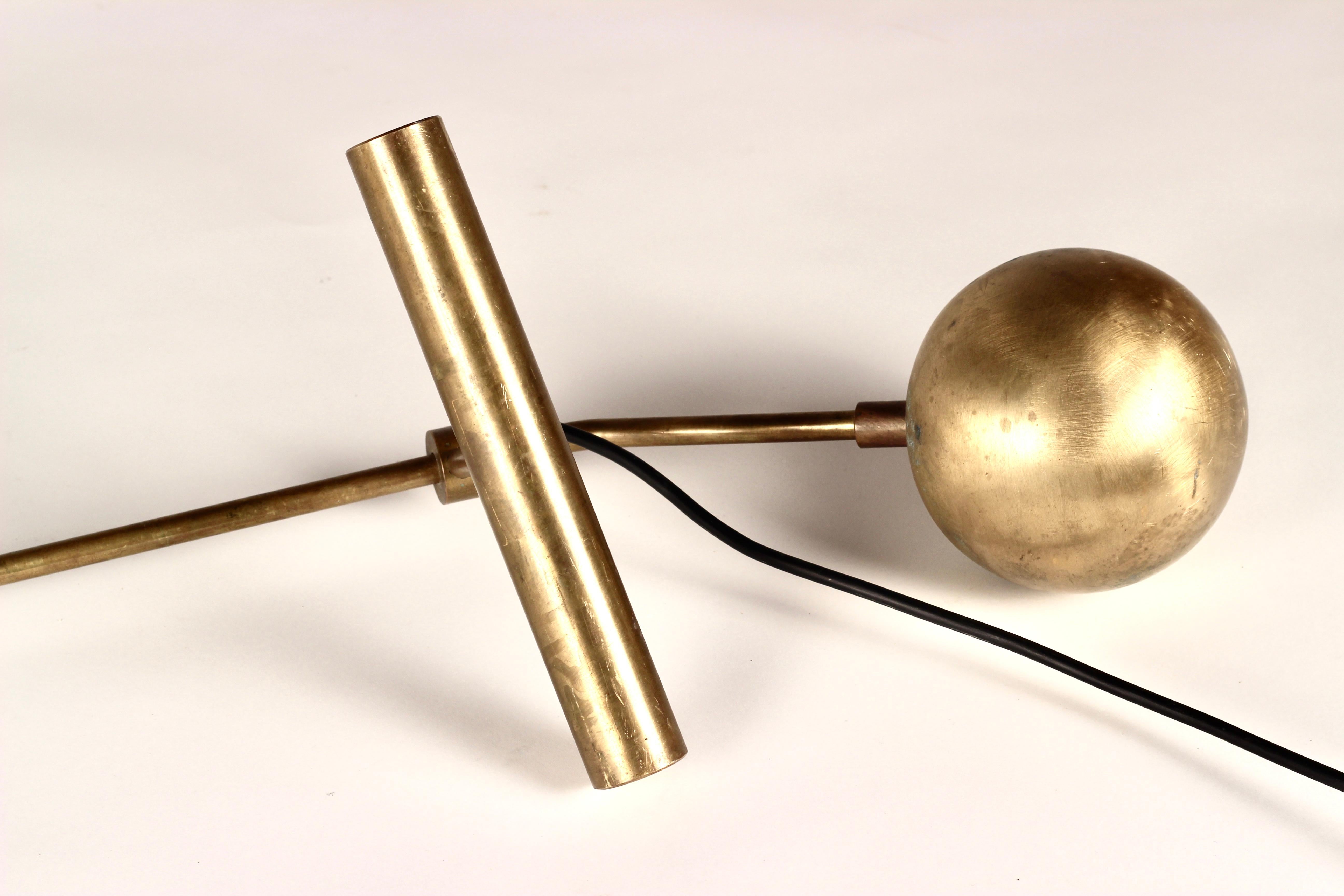 Lampe de bureau italienne à contrepoids de style Stilnovo, Ligurie, années 1950 en vente 1