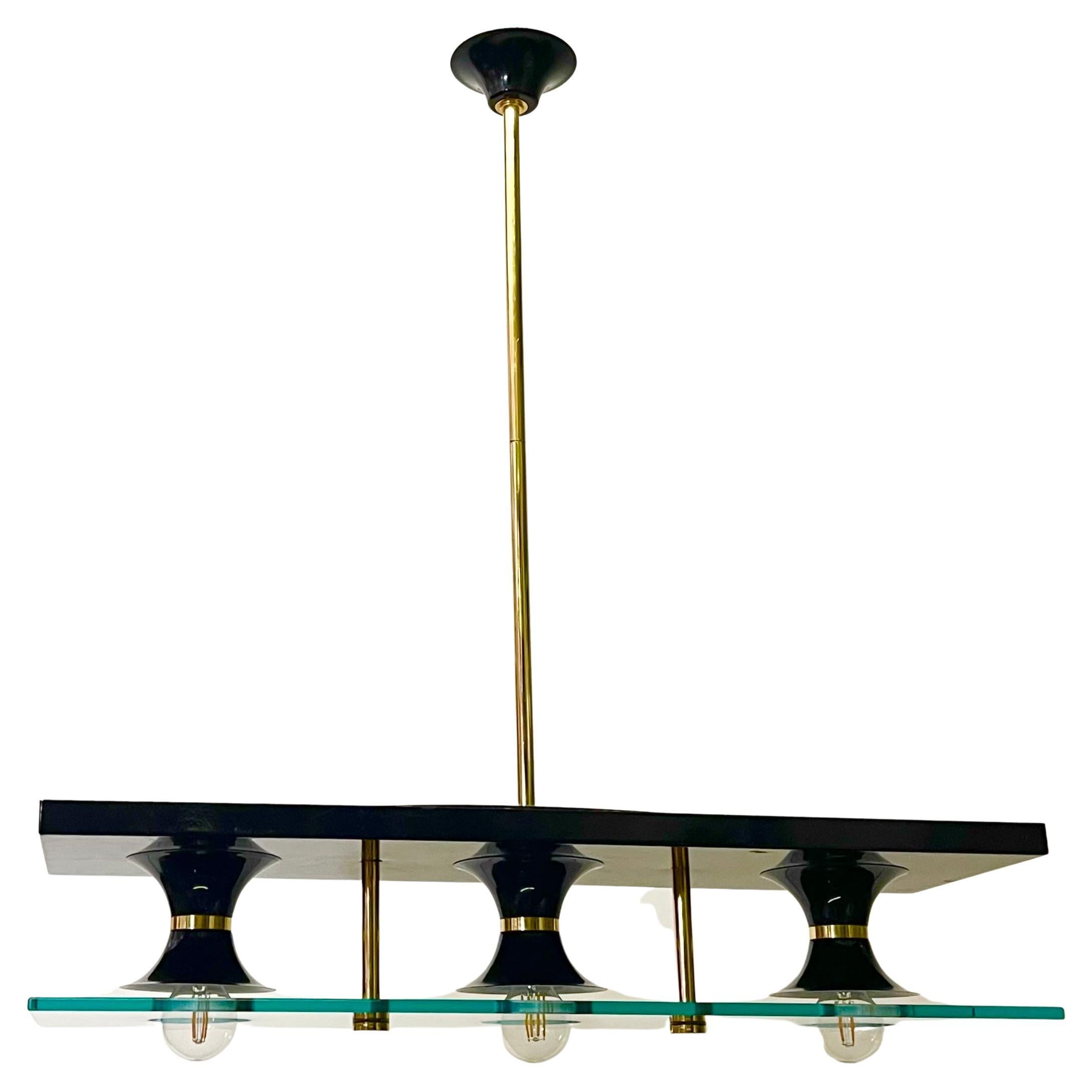 Mid-Century Modern Lustre rectangulaire à trois lumières de style Stilnovo italien, vers les années 1950 en vente