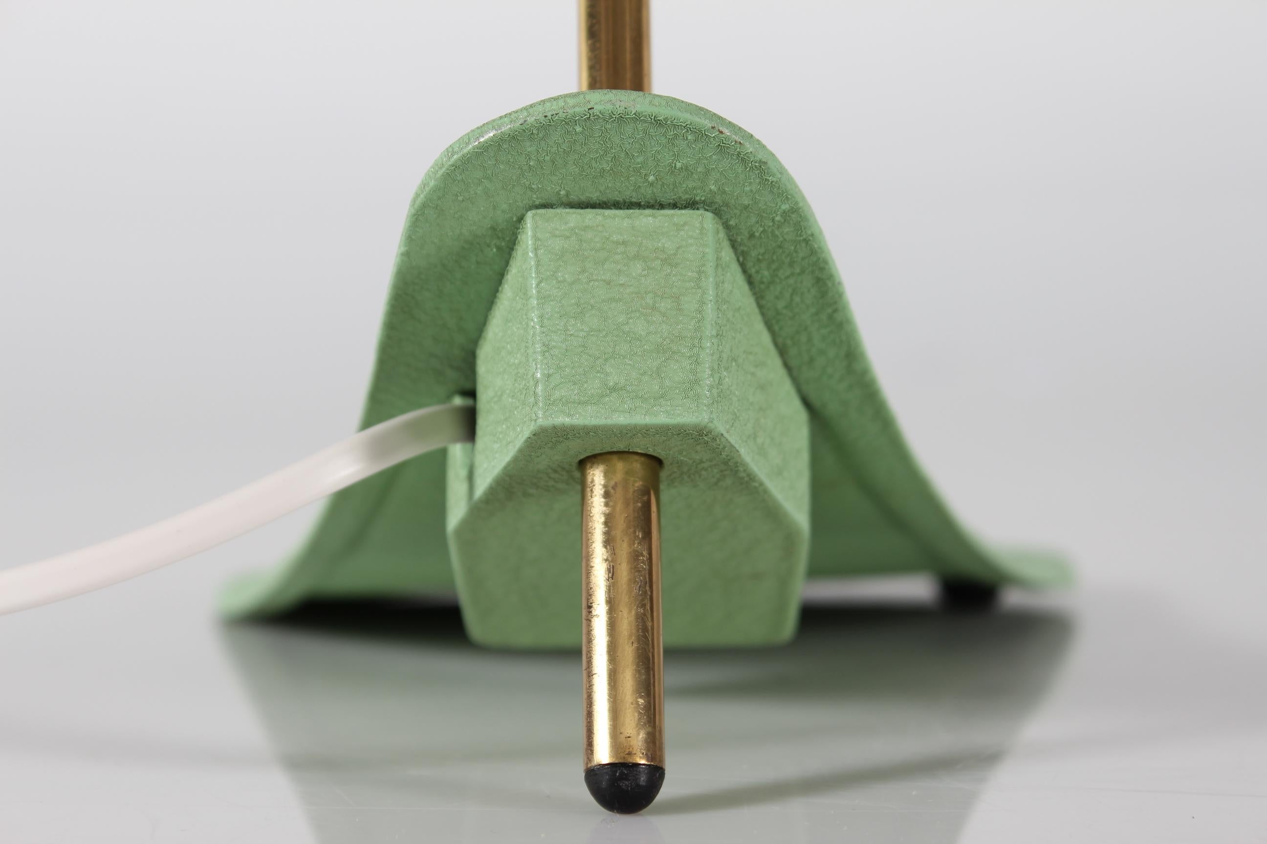 Italian Ufo Table Lamp Dusty Green Lacquer Floating Foot, Stilnovo Style, 1950s For Sale 1