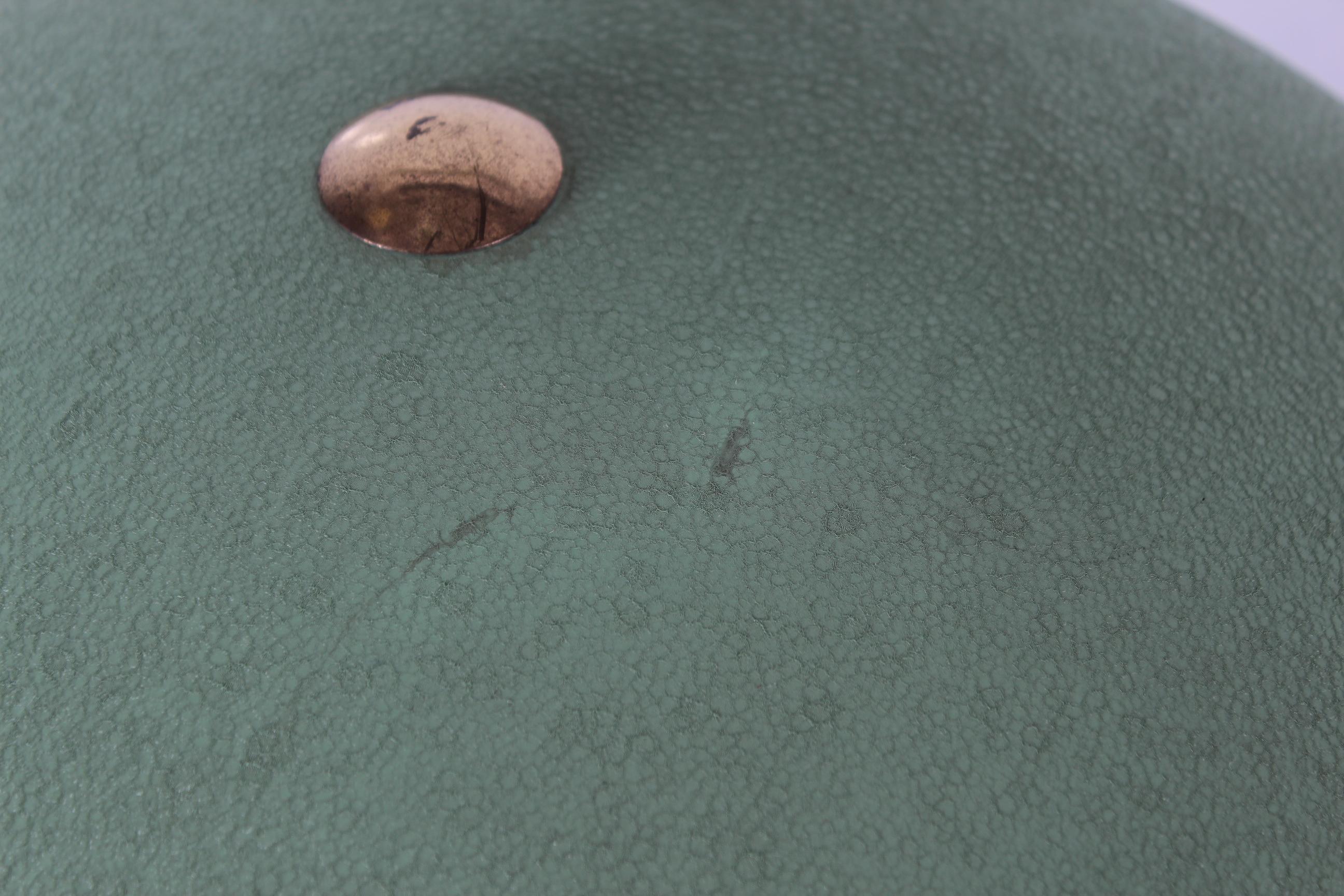 Metal Italian Ufo Table Lamp Dusty Green Lacquer Floating Foot, Stilnovo Style, 1950s For Sale