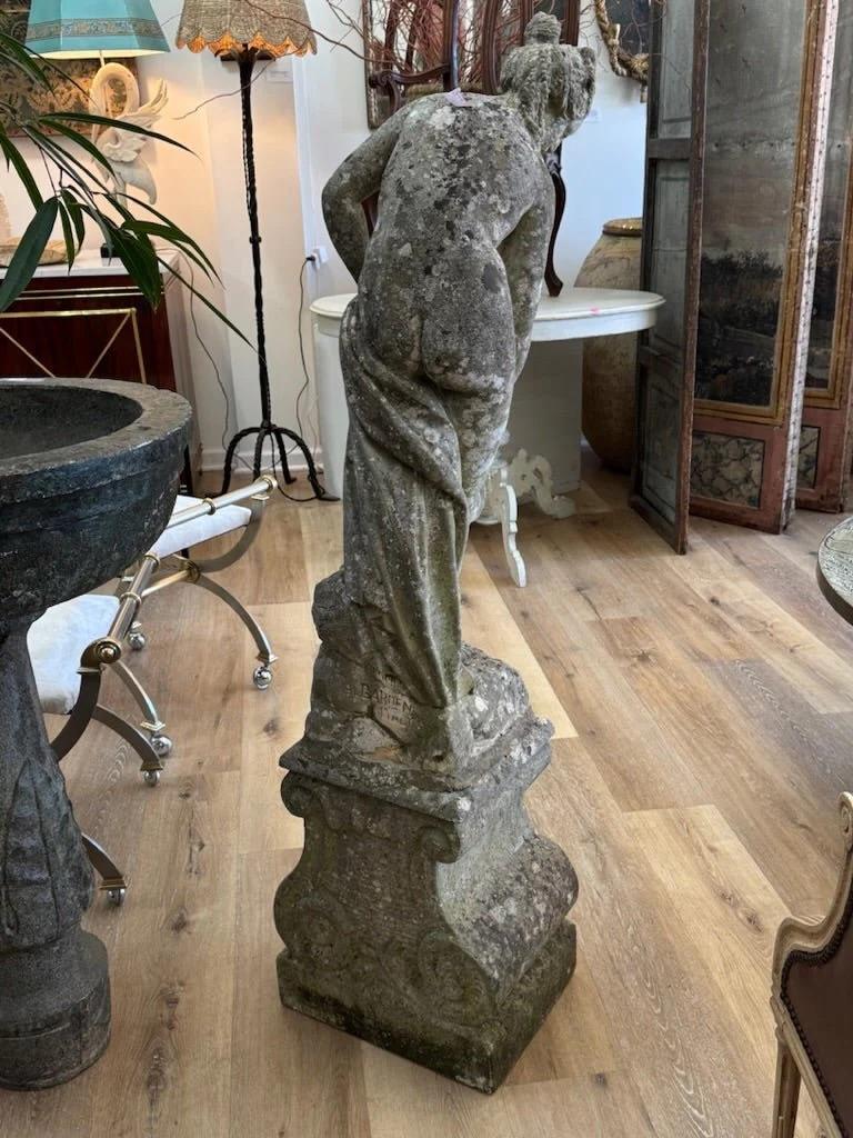 20ième siècle statue de jardin italienne d'une jeune fille