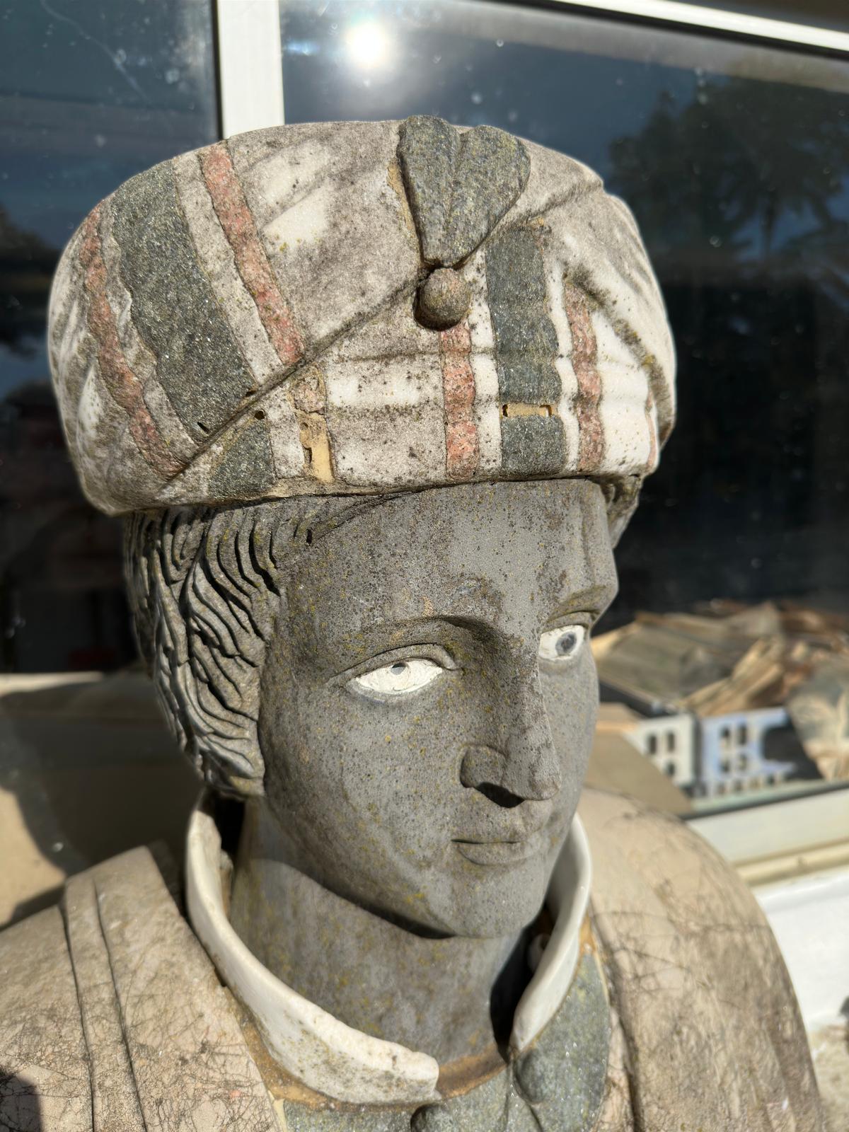 Italienische Steinskulptur des frühen 20. Jahrhunderts (Moderne) im Angebot