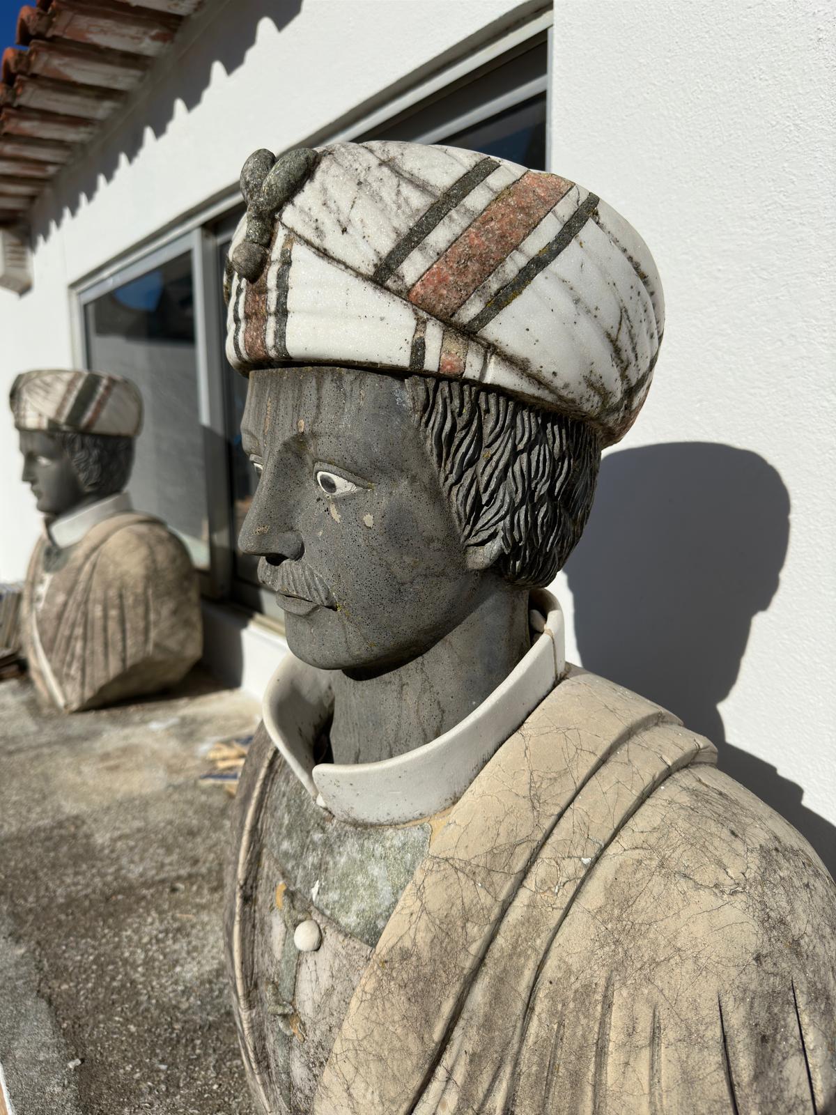 Sculpté à la main Sculpture italienne en pierre Début du 20e siècle en vente