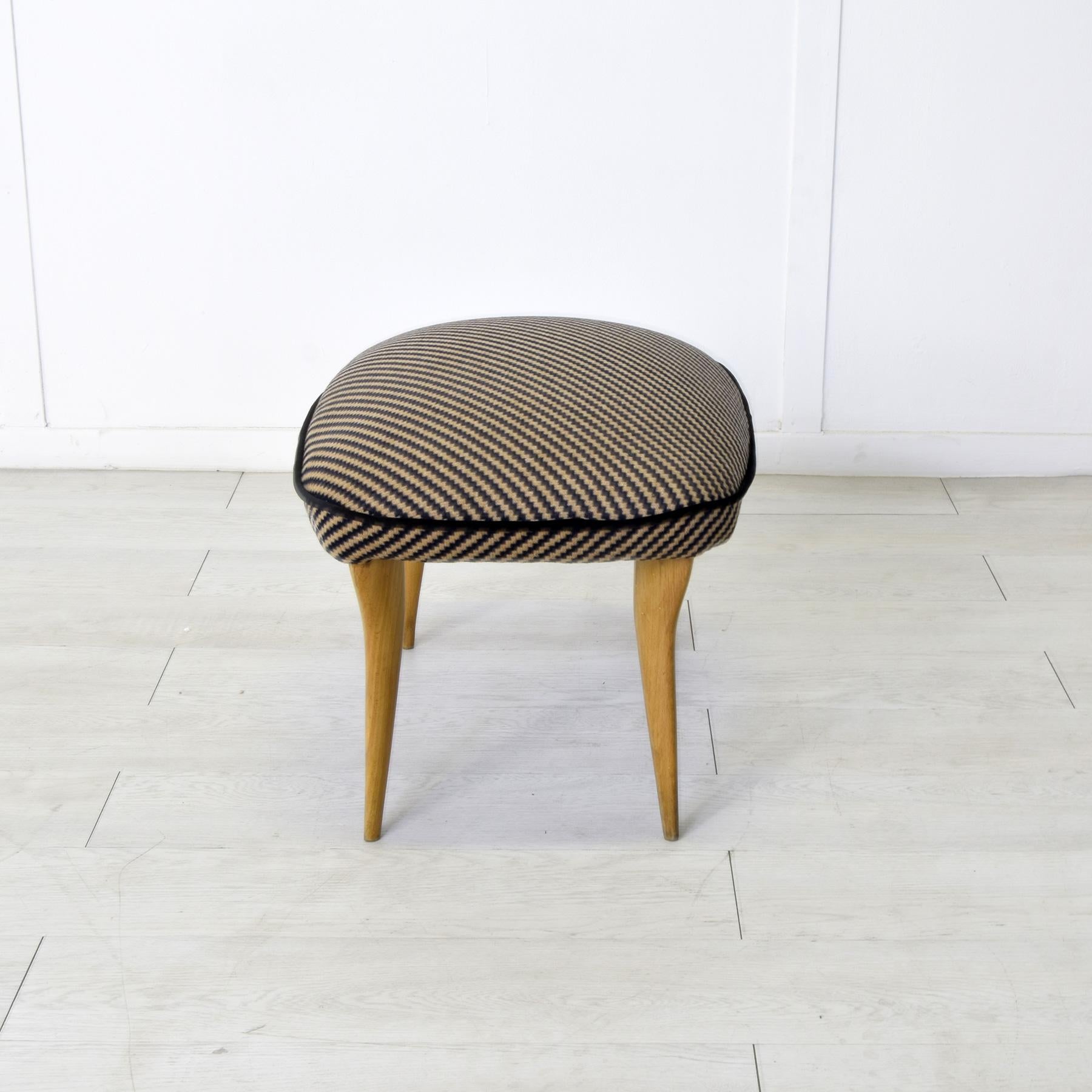 Italian stool from the 1960s in vendita 1