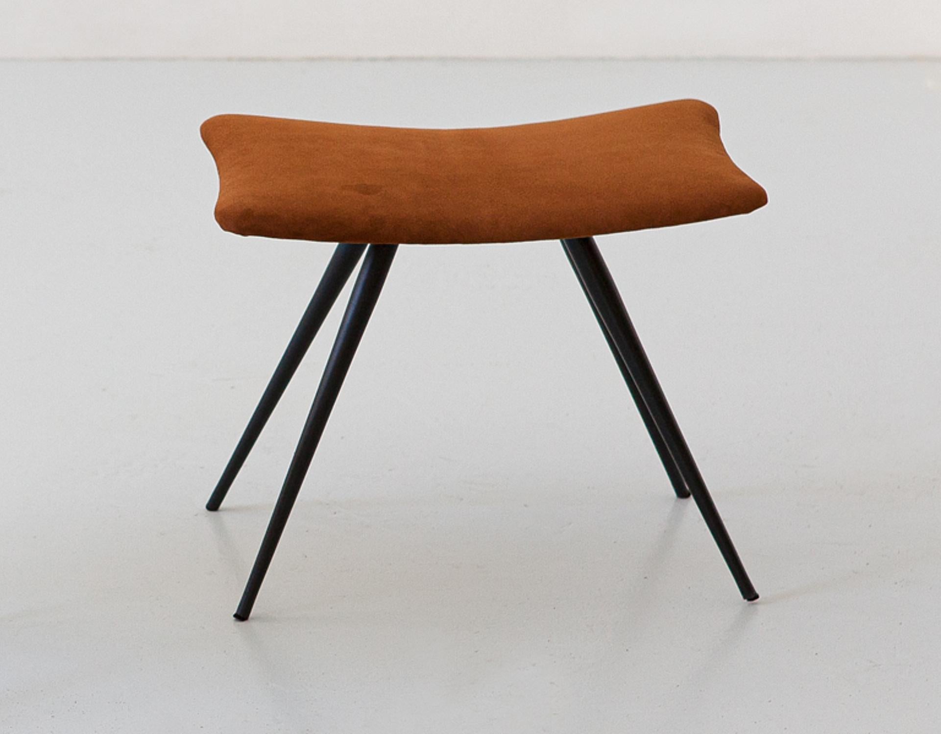 Italian Stool in Cognac Suede Leather and Black Steel Conical Legs, 1950s In Good Condition For Sale In Rome, IT
