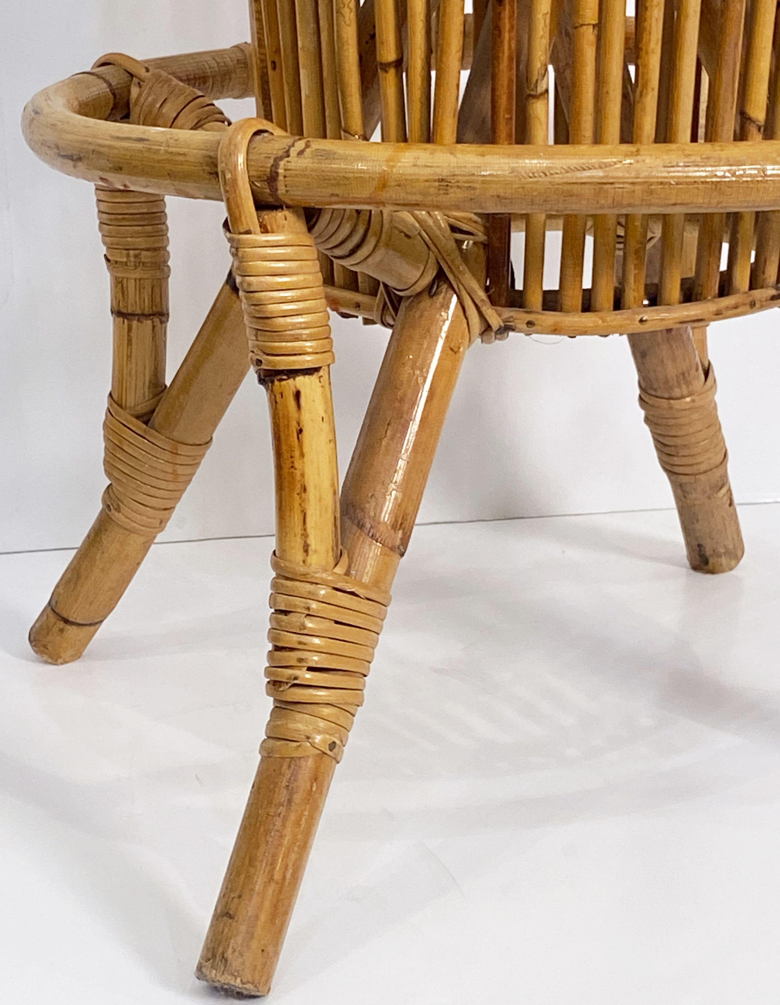 Tabouret italien en rotin et bambou du milieu du 20ème siècle en vente 4