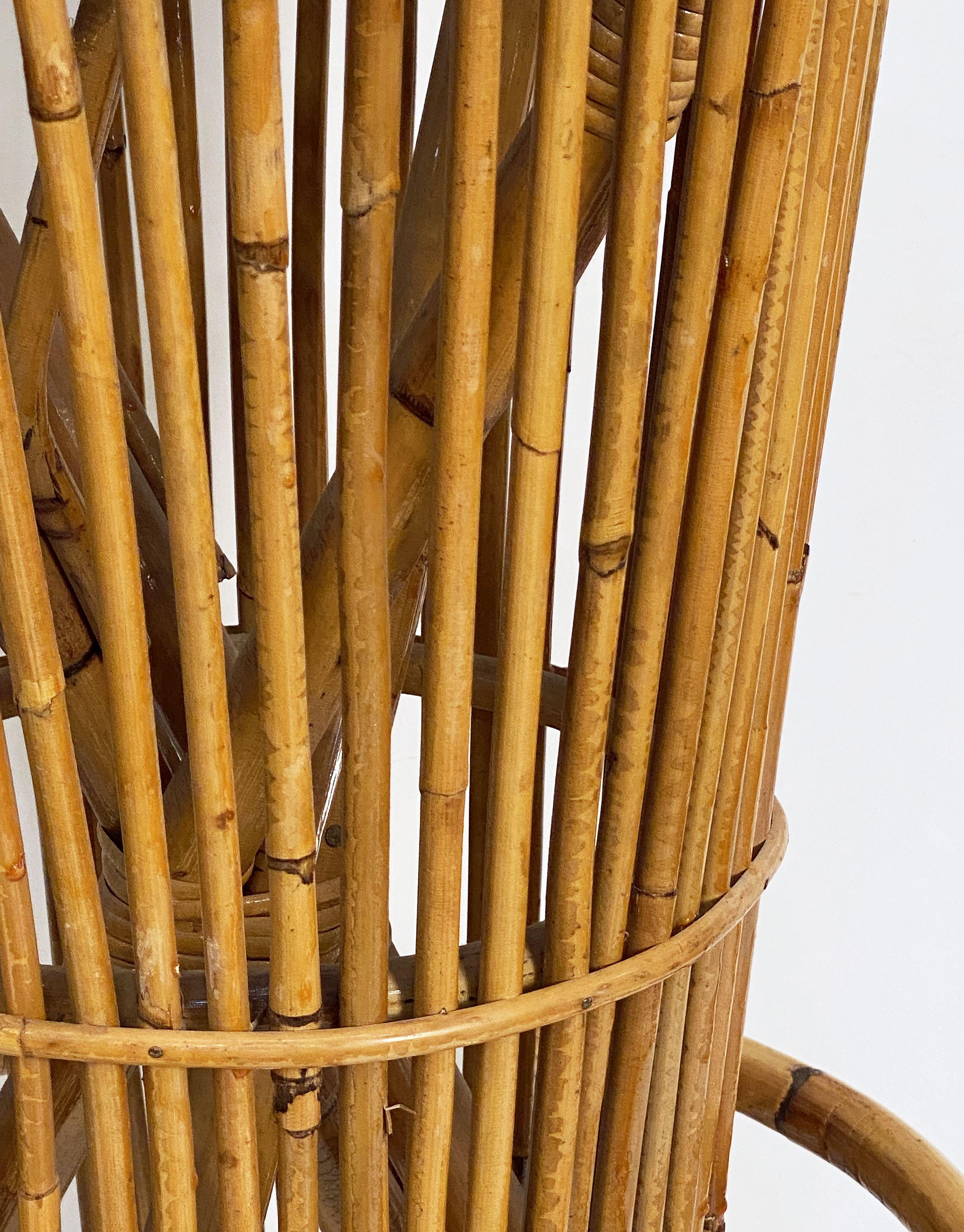 Tabouret italien en rotin et bambou du milieu du 20e siècle en vente 4