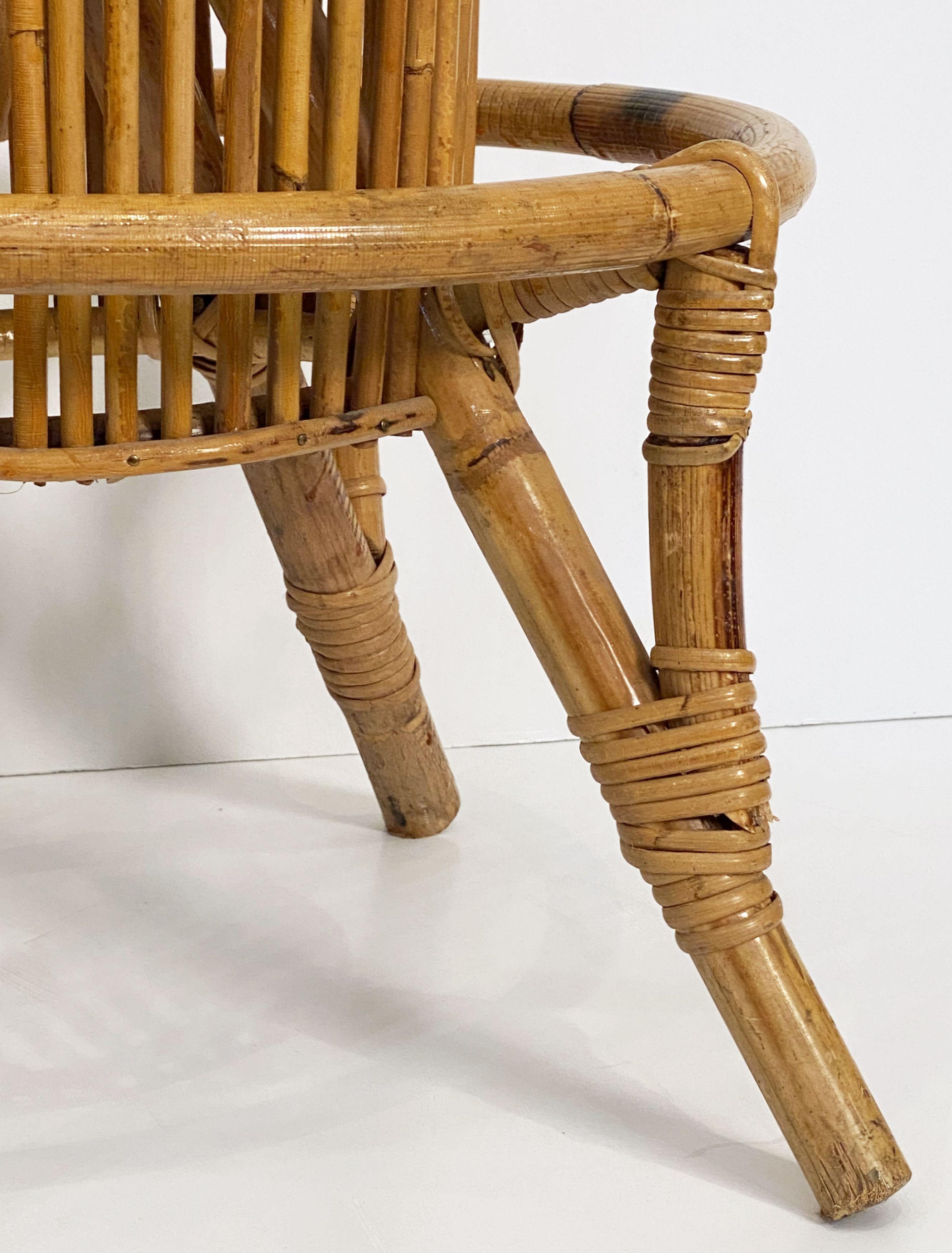 Italian Stool of Rattan and Bamboo from the Mid-20th Century For Sale 6