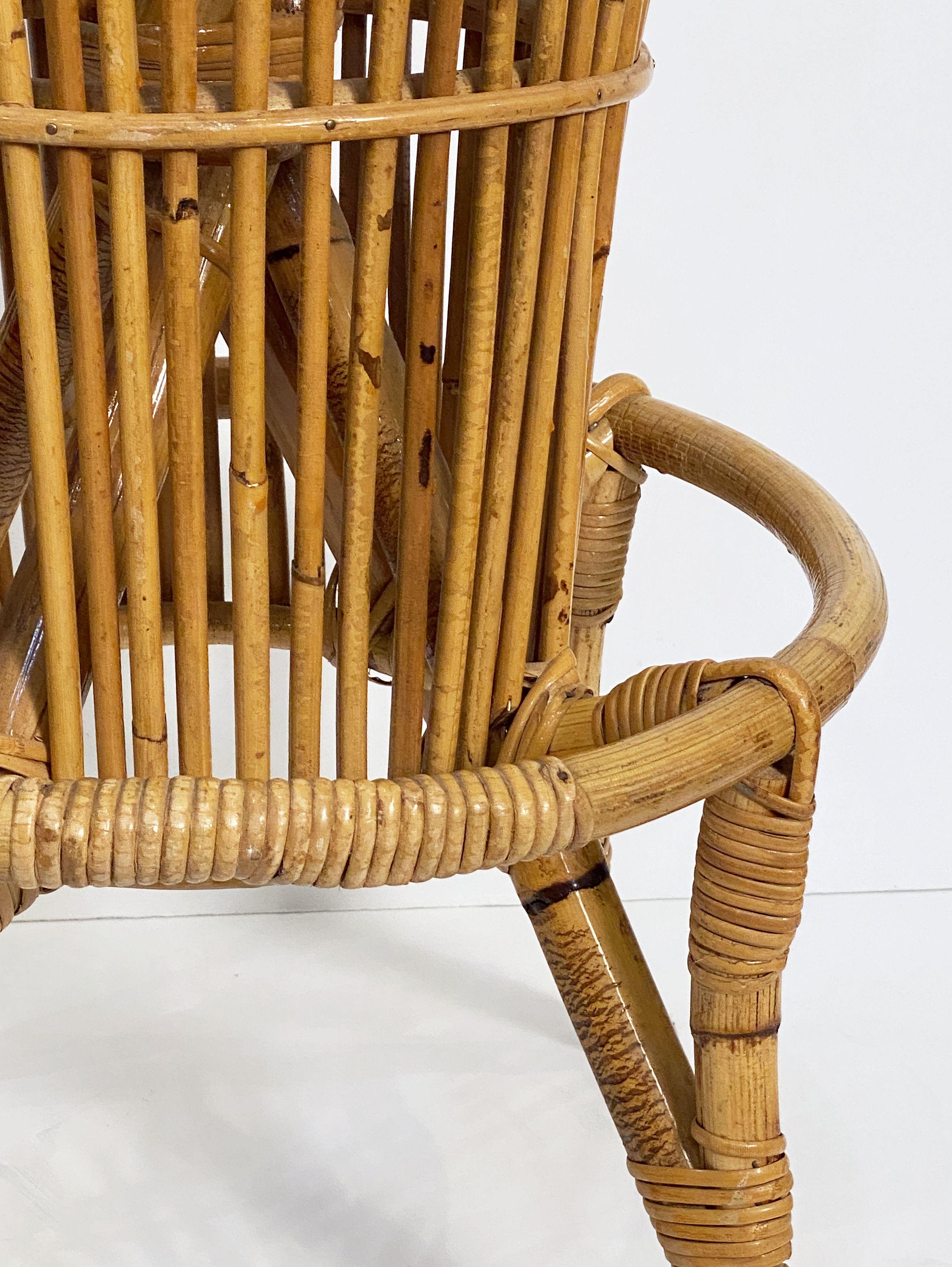 Italian Stool of Rattan and Bamboo from the Mid-20th Century For Sale 11