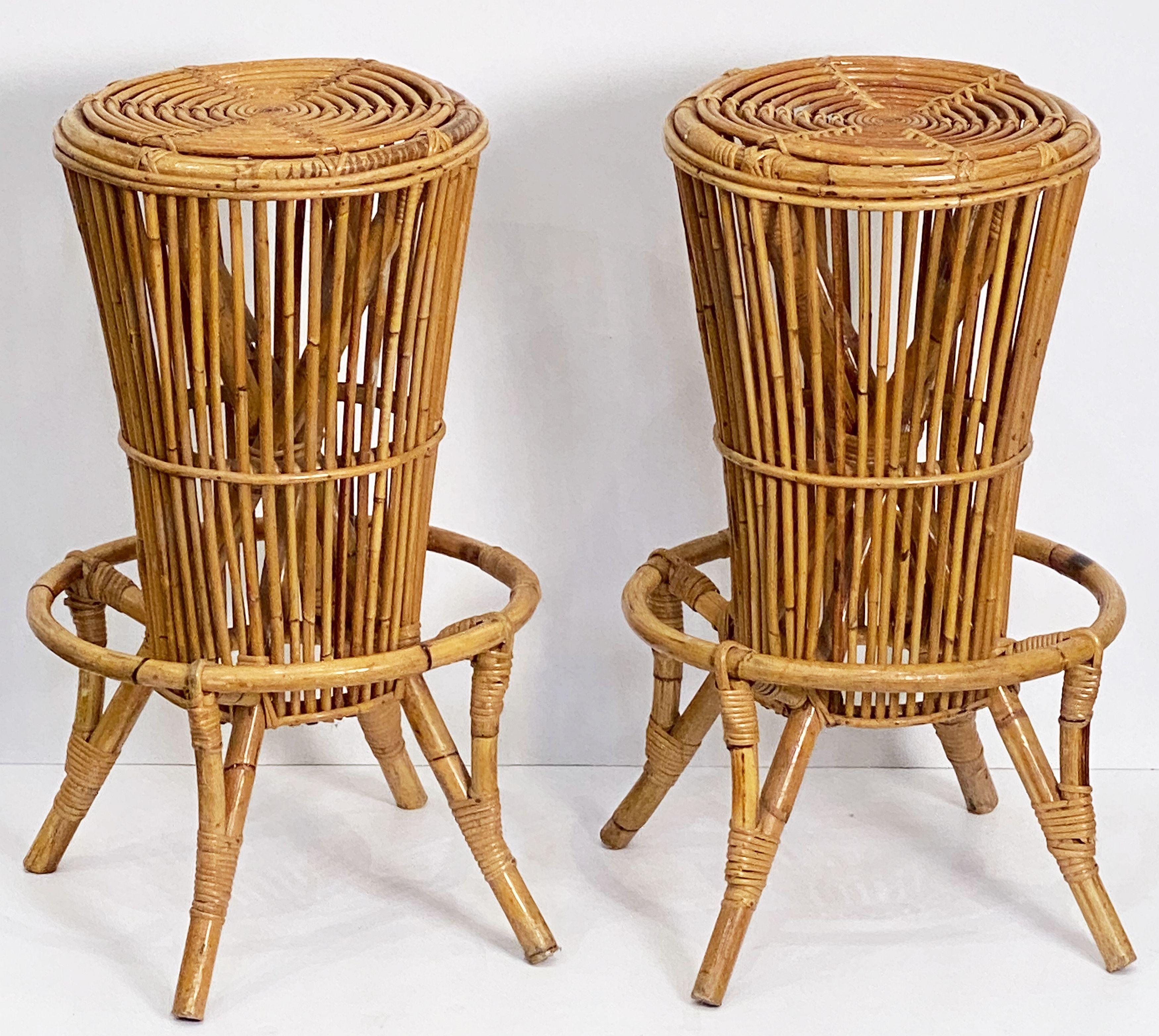 Italian Stool of Rattan and Bamboo from the Mid-20th Century For Sale 13