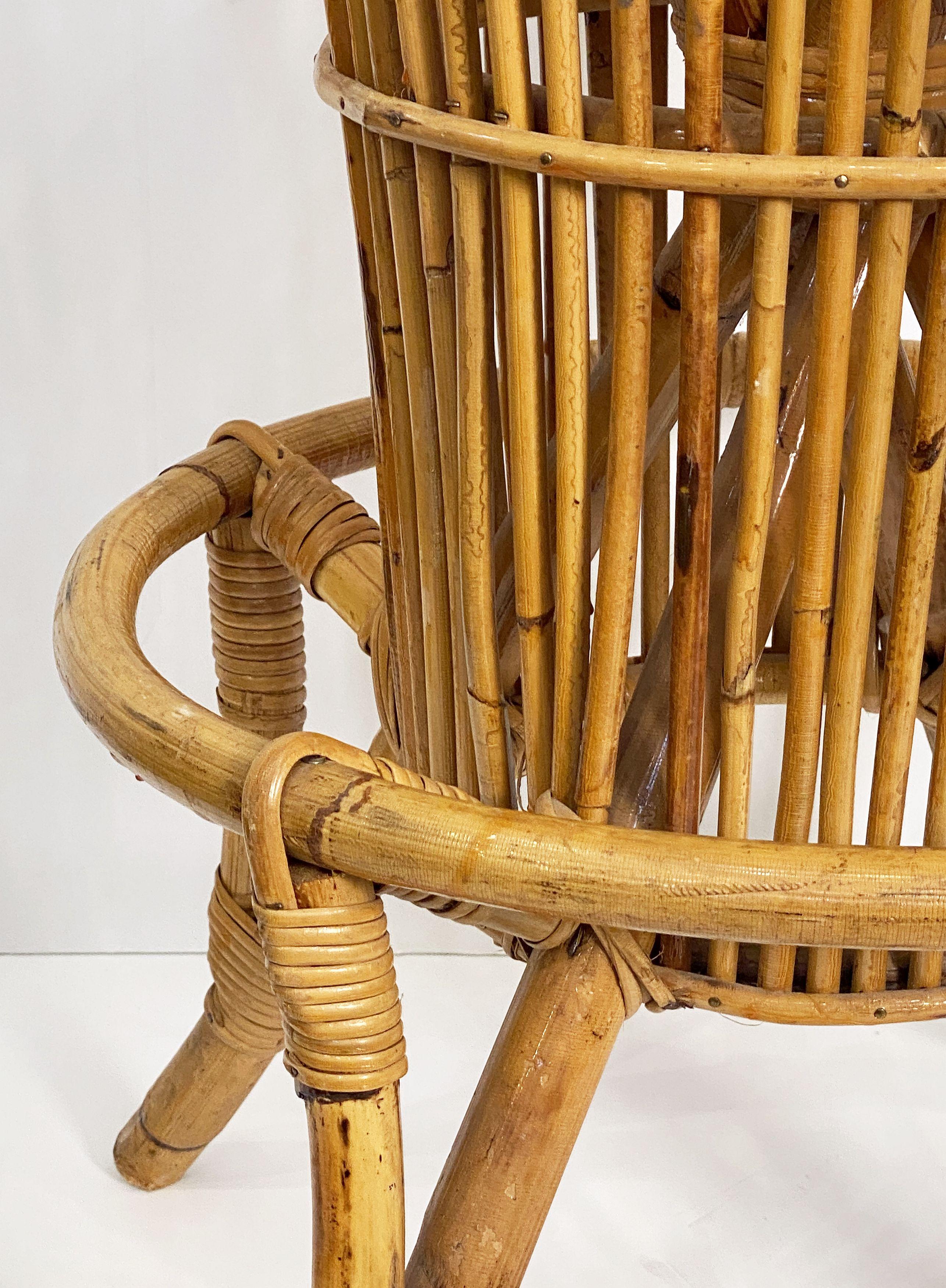 Tabouret italien en rotin et bambou du milieu du 20ème siècle en vente 3