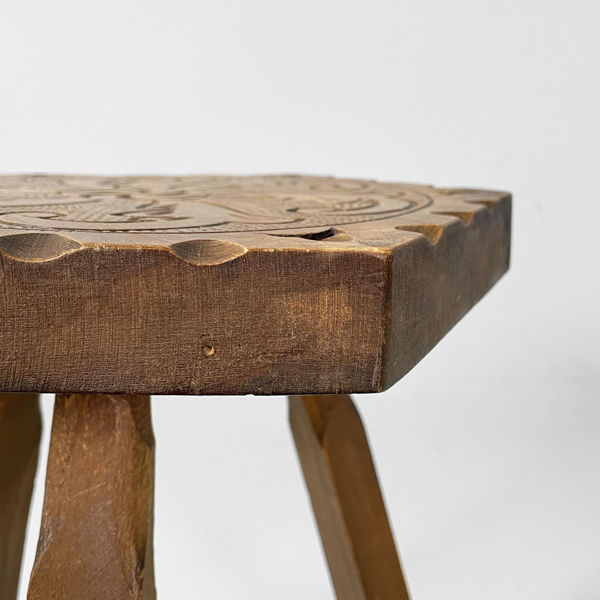 Italian stool with carved decorations in wood, 1970s in vendita 5