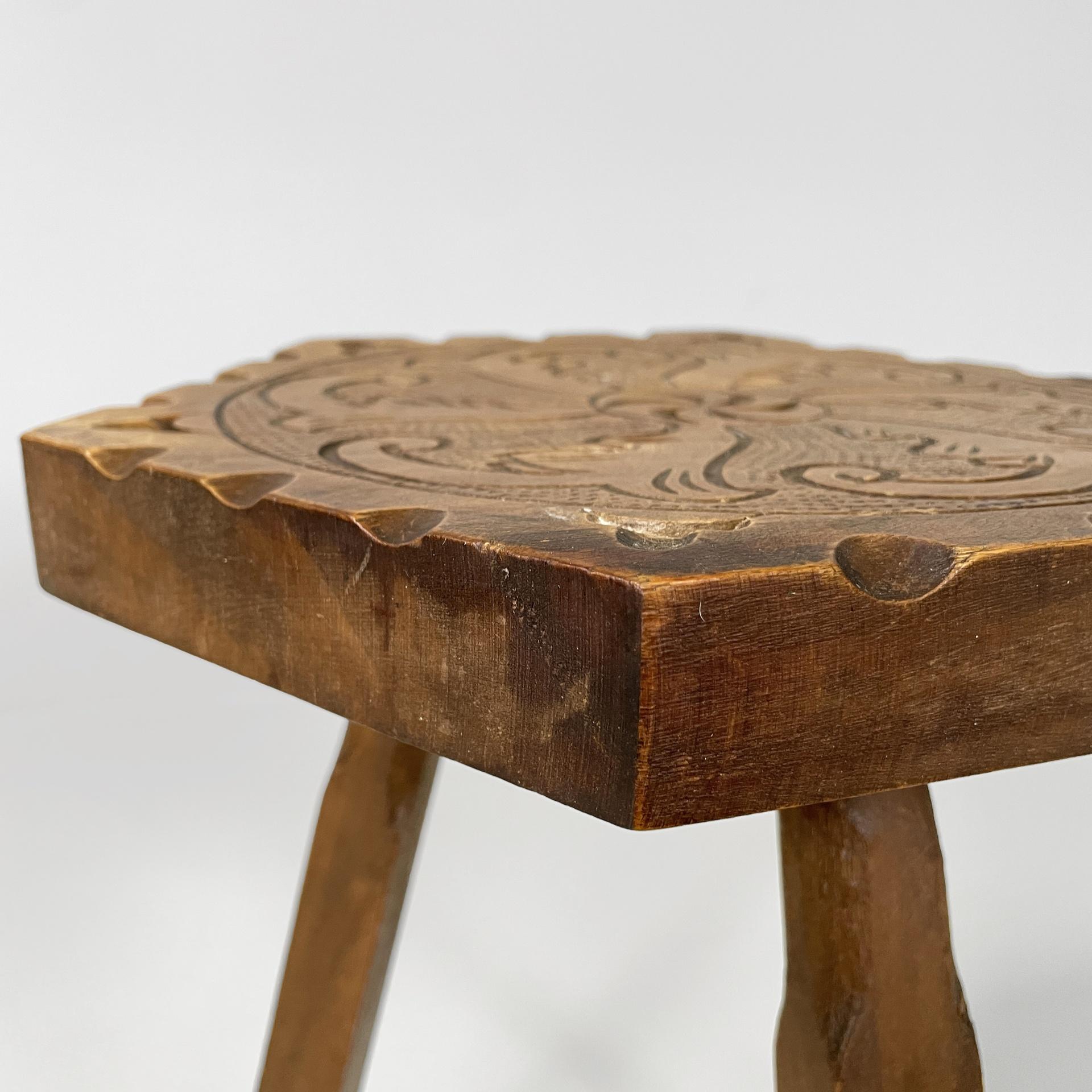 Italian stool with carved decorations in wood, 1970s in vendita 6