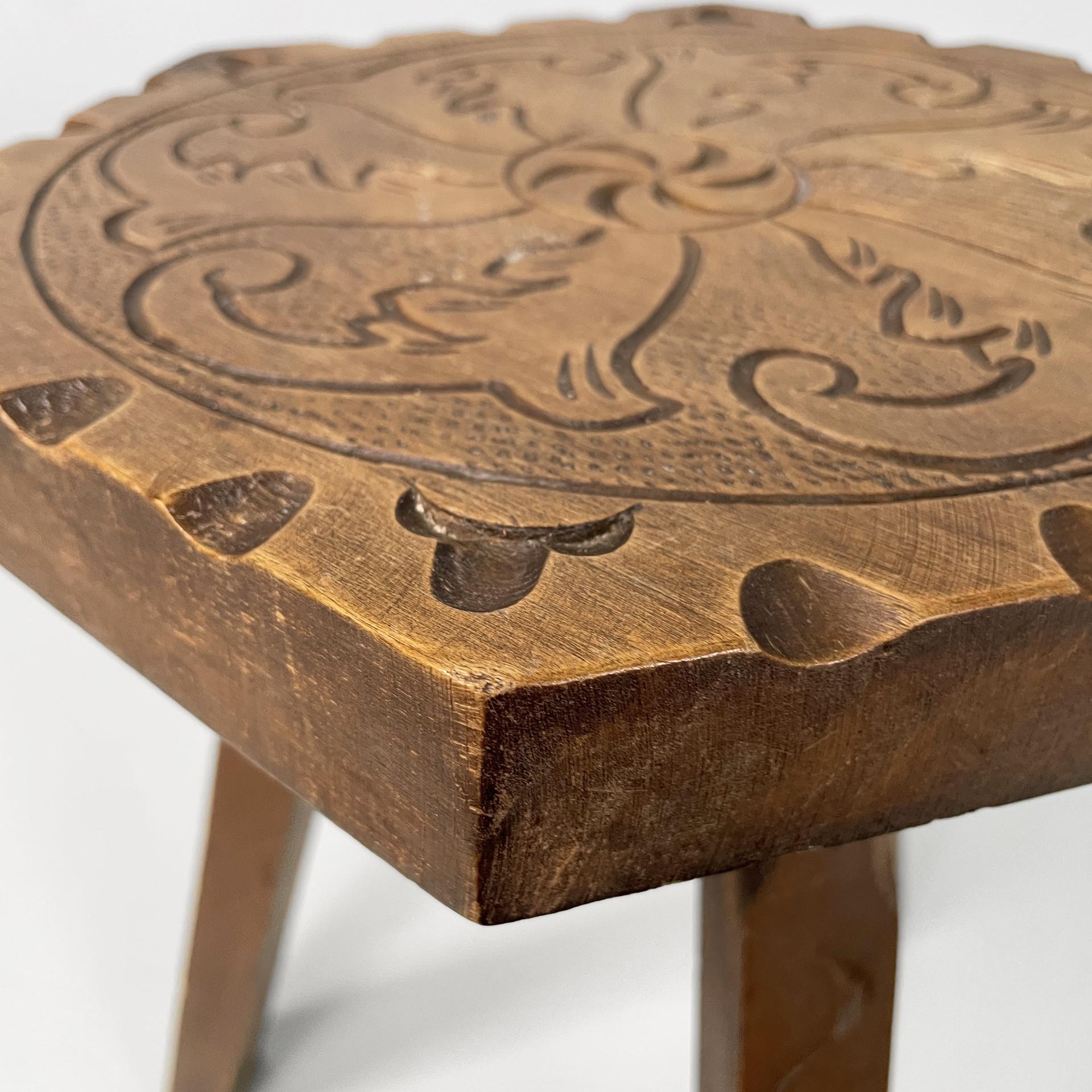 Italian stool with carved decorations in wood, 1970s in vendita 1