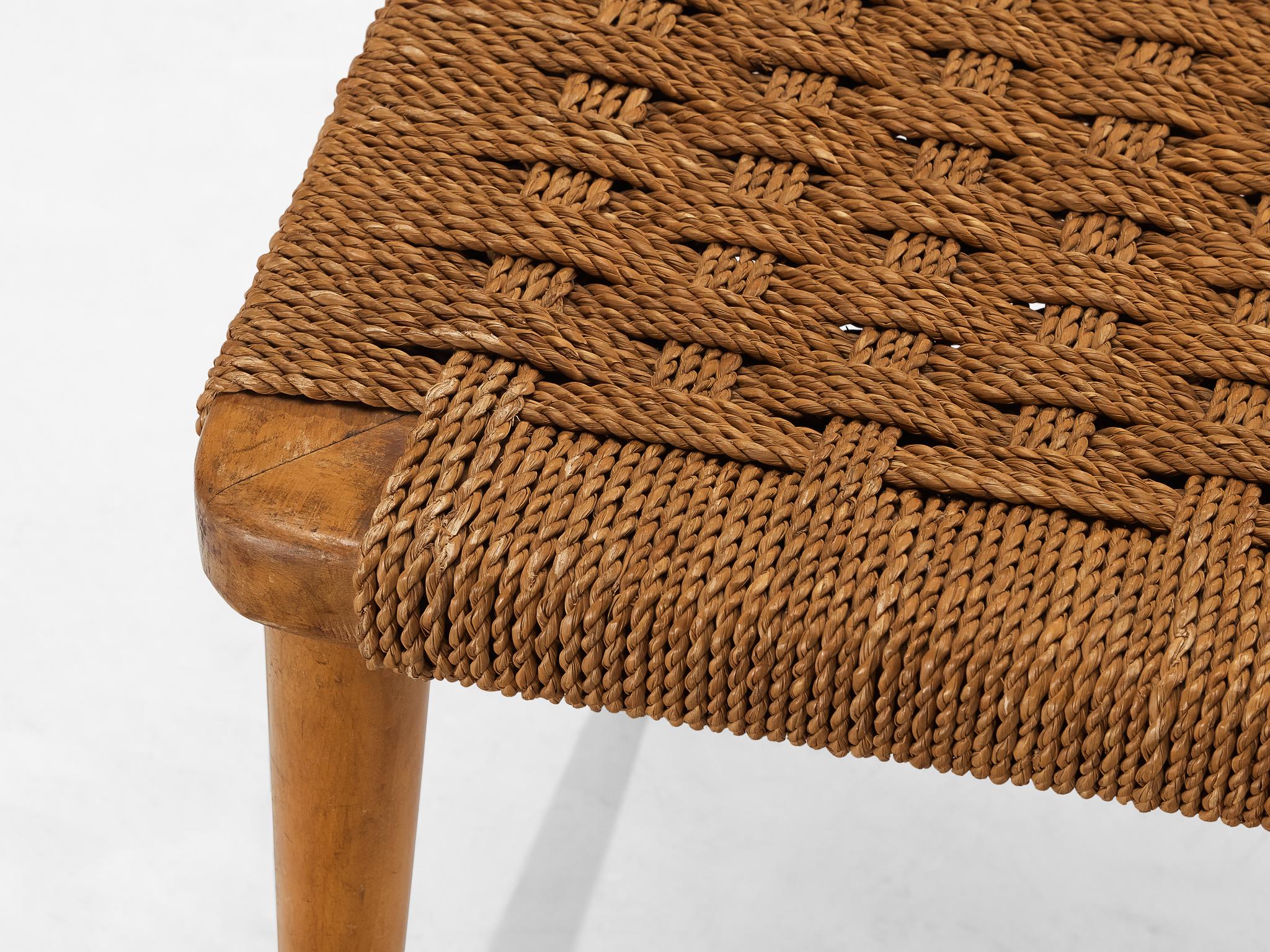 Mid-Century moderno Sgabelli italiani in paglia intrecciata e legno biondo in vendita