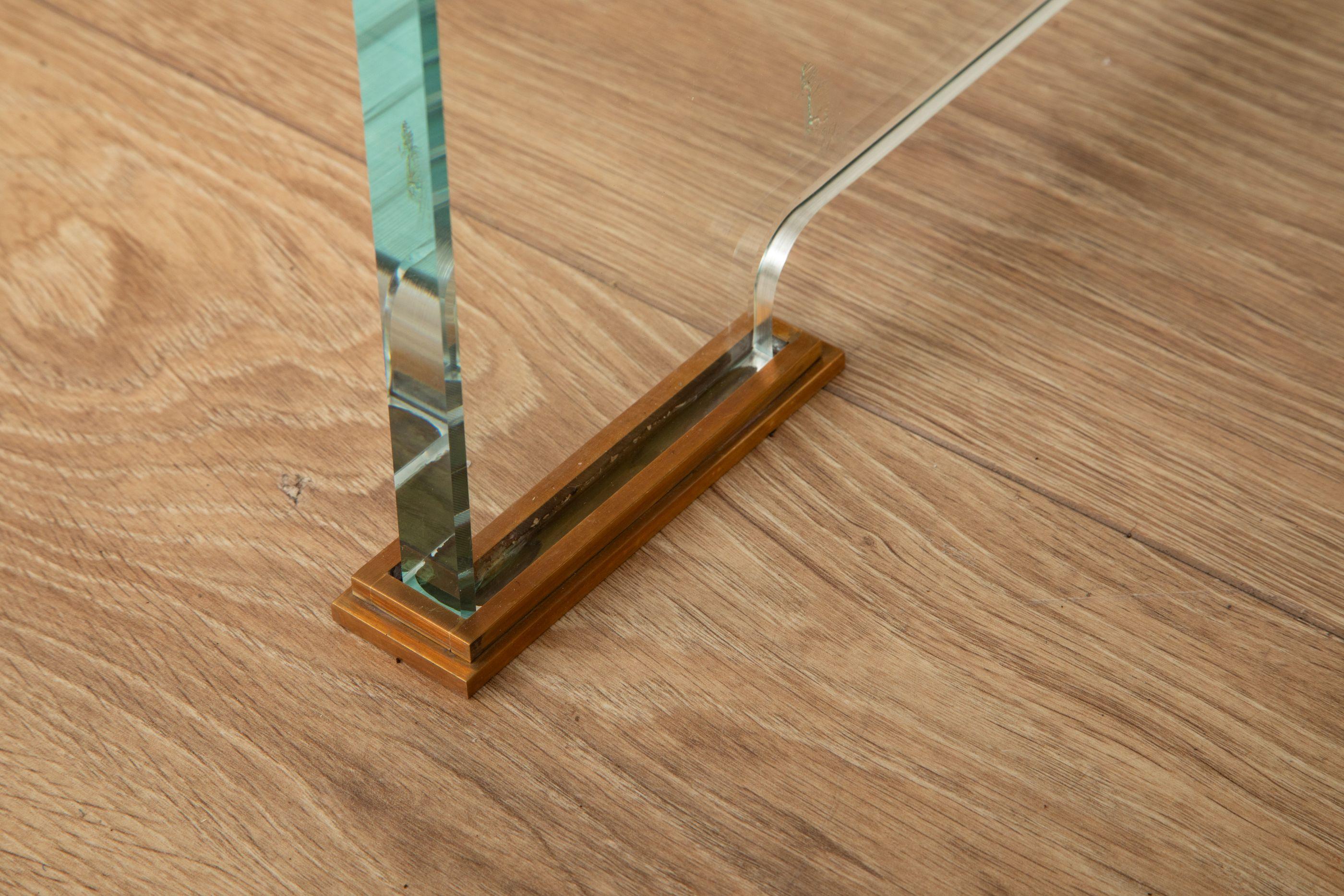 Banc en verre et laiton construit par un Studio A italien, en stock en vente 1