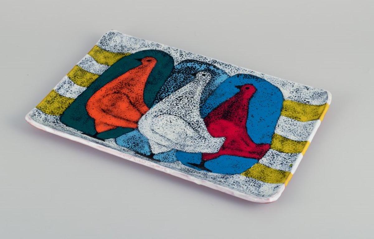 Modern Italian studio ceramics, dish. Featuring a motif of three doves. For Sale
