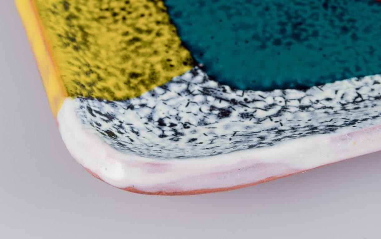 Italian studio ceramics, dish. Featuring a motif of three doves. For Sale 1