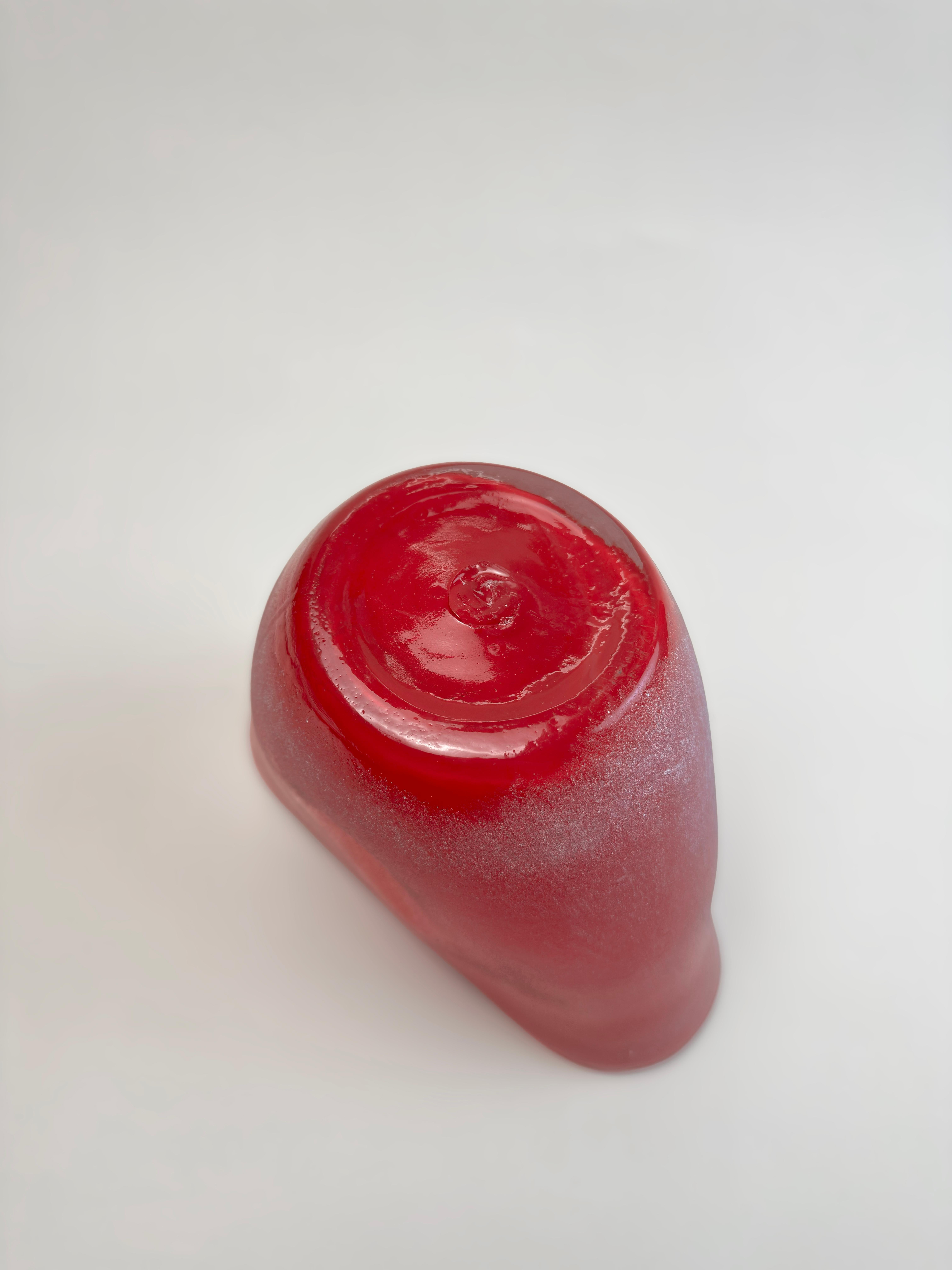 Jarrón de cristal italiano Studio Scavo en rojo, circa años 90 siglo XX en venta