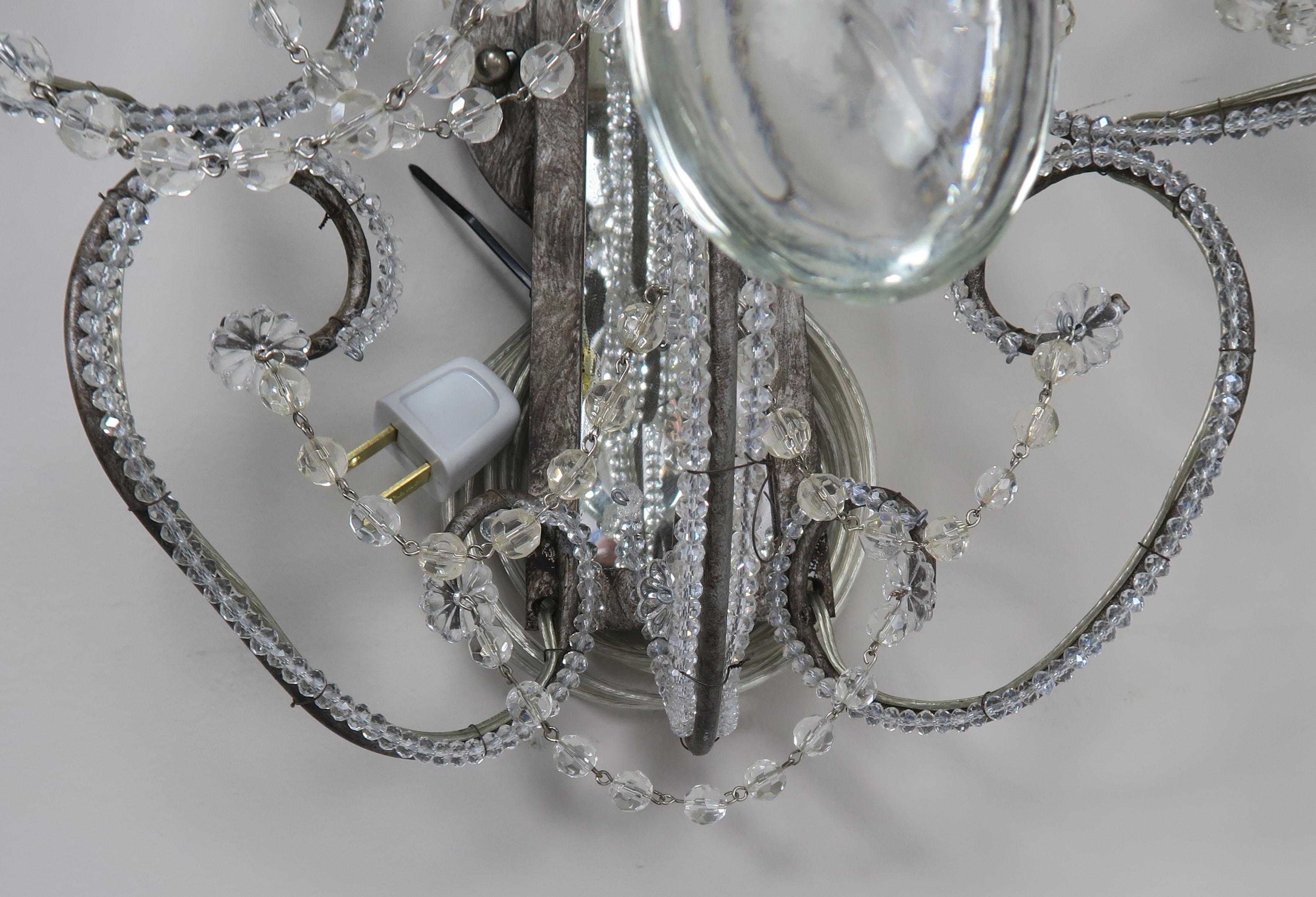 Ein Paar verspiegelte Wandleuchter aus Kristall mit Perlen im italienischen Stil 1