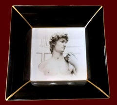 Italian Style Emptying Tray - Ashtray In White Decorated Porcelain And Pure Gold