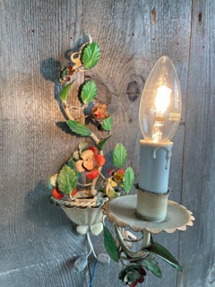 Italian-style flower wall light