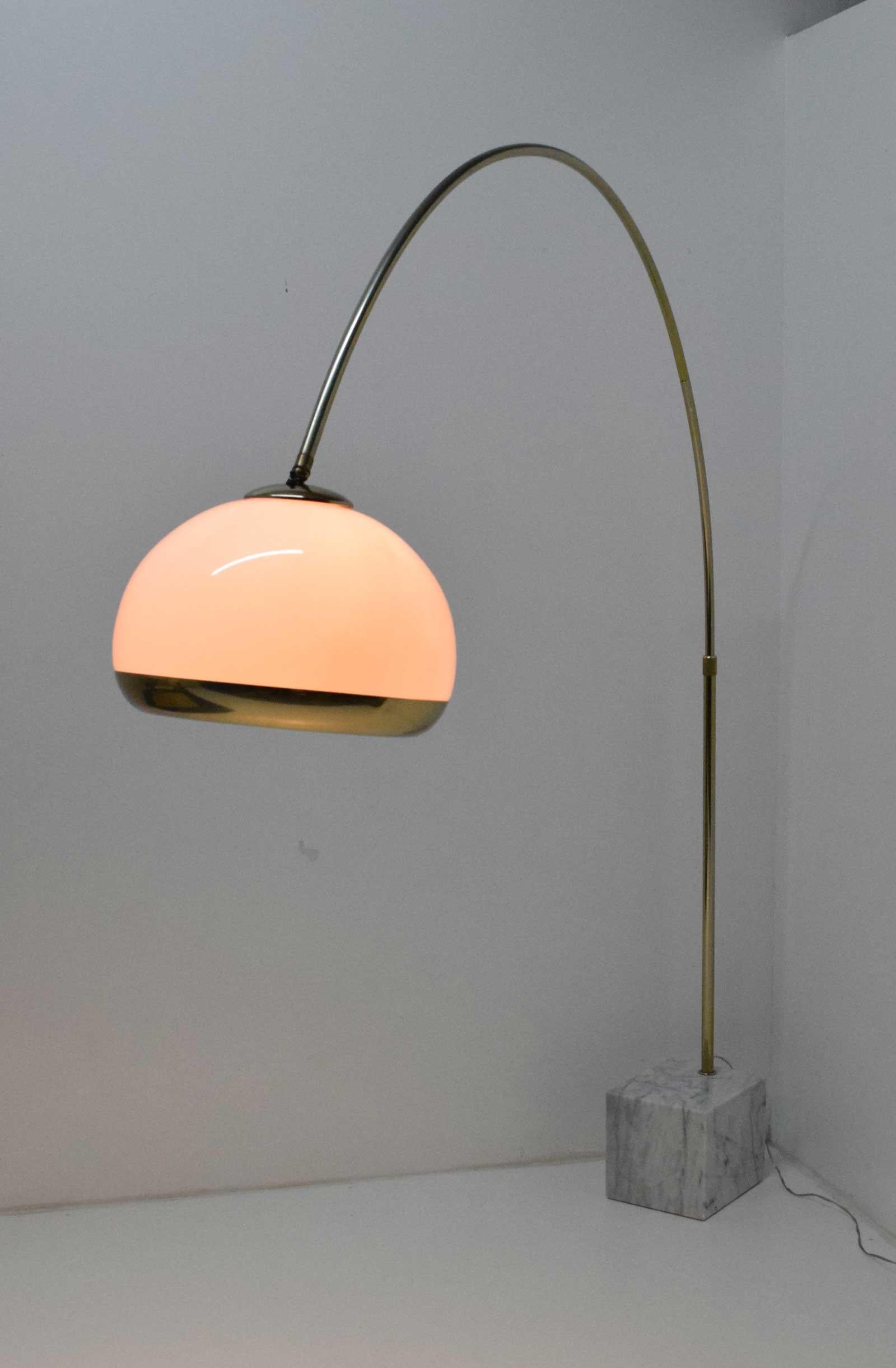 20th Century Italian Style Marble Base Arc Floor Lamp by Laurel Lamp Co.