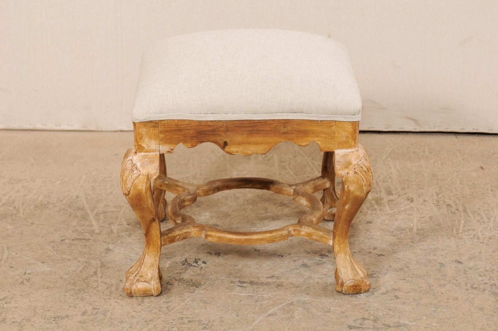 Italian-Style Ottoman with Paw and Ball Feet 1