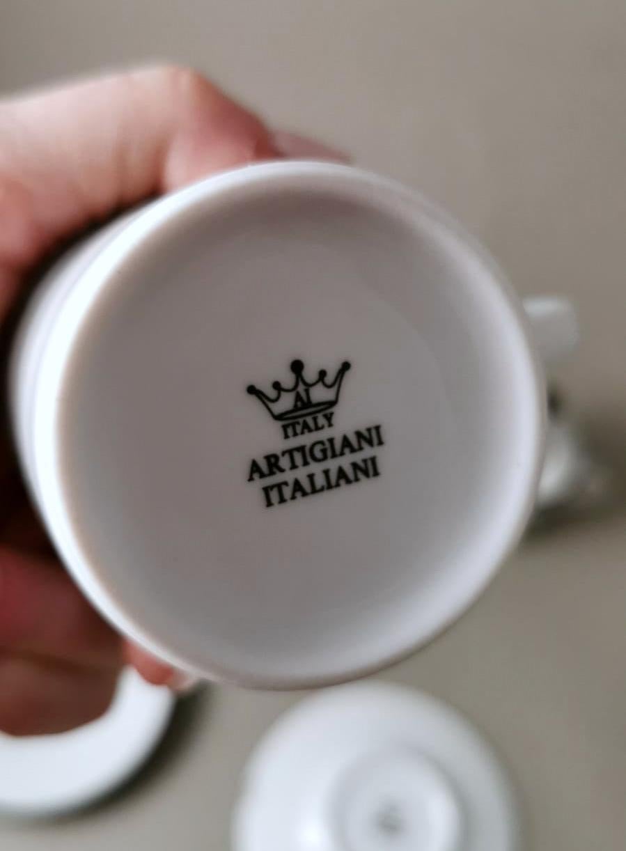 Coupes « Espresso » en porcelaine blanche de style italien avec décoration en céramique noire en vente 6