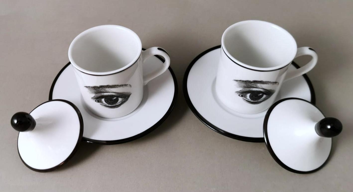 Porcelaine Coupes « Espresso » en porcelaine blanche de style italien avec décoration en céramique noire en vente