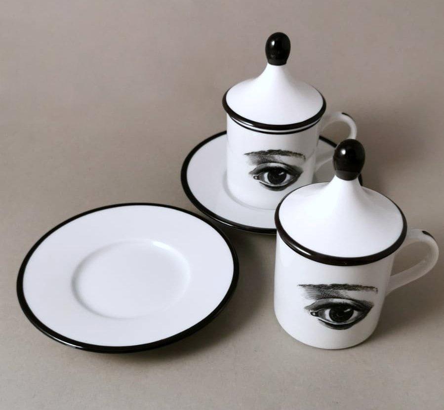 Coupes « Espresso » en porcelaine blanche de style italien avec décoration en céramique noire en vente 1