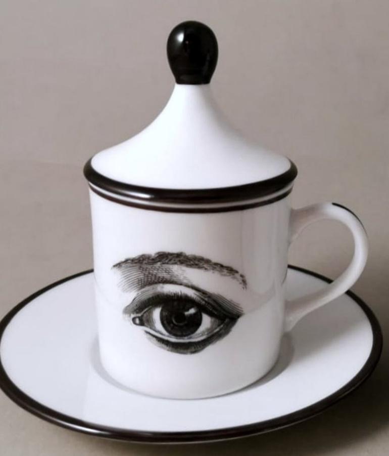 Coupes « Espresso » en porcelaine blanche de style italien avec décoration en céramique noire en vente 2