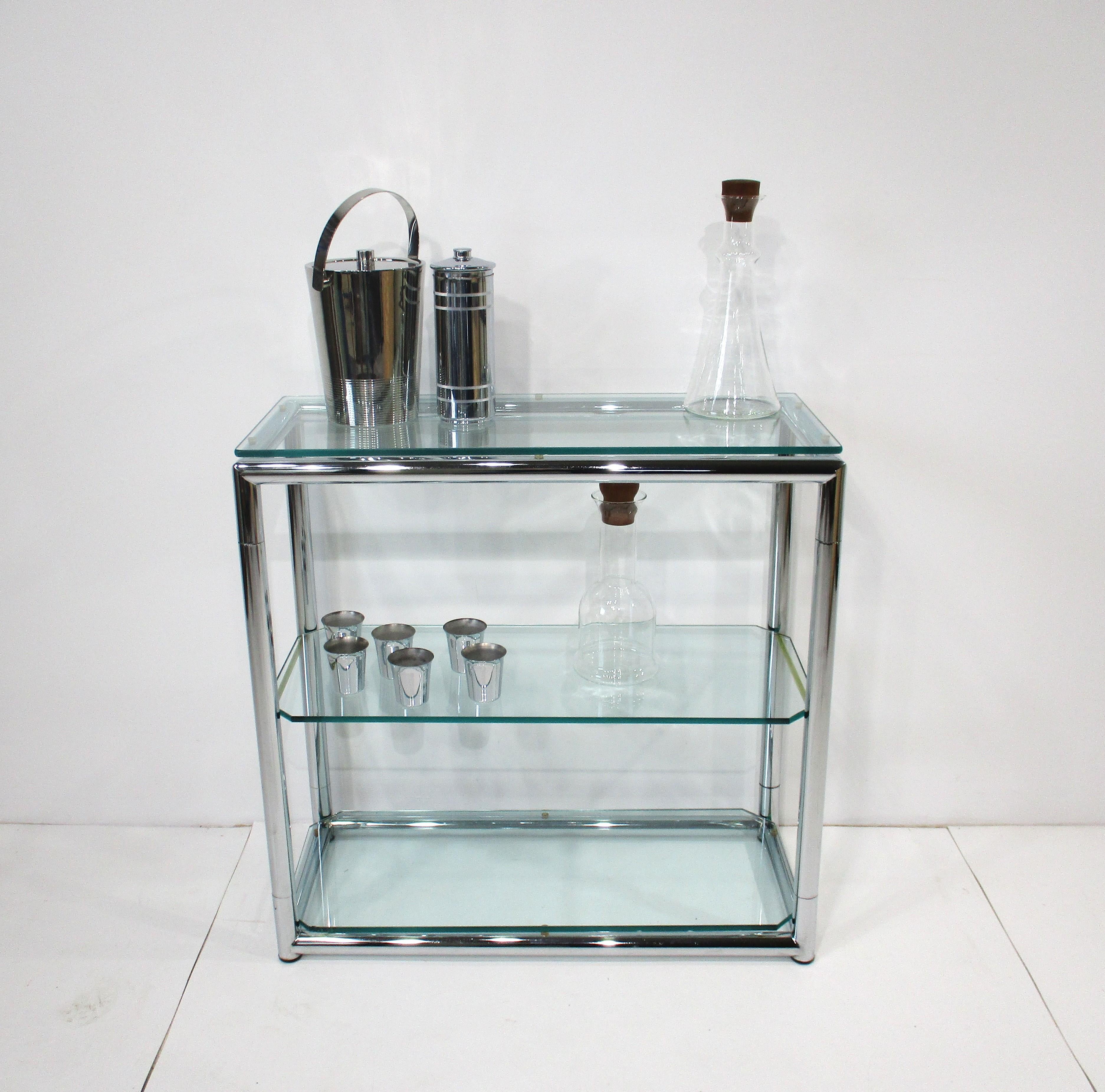 Bar in stile italiano con cromo e vetro satinato in vendita 6
