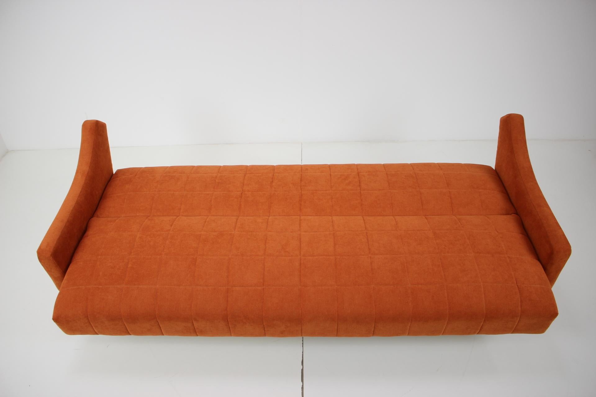 Italian Stylish Adjustable 3-Seat Sofa, 1970s 3