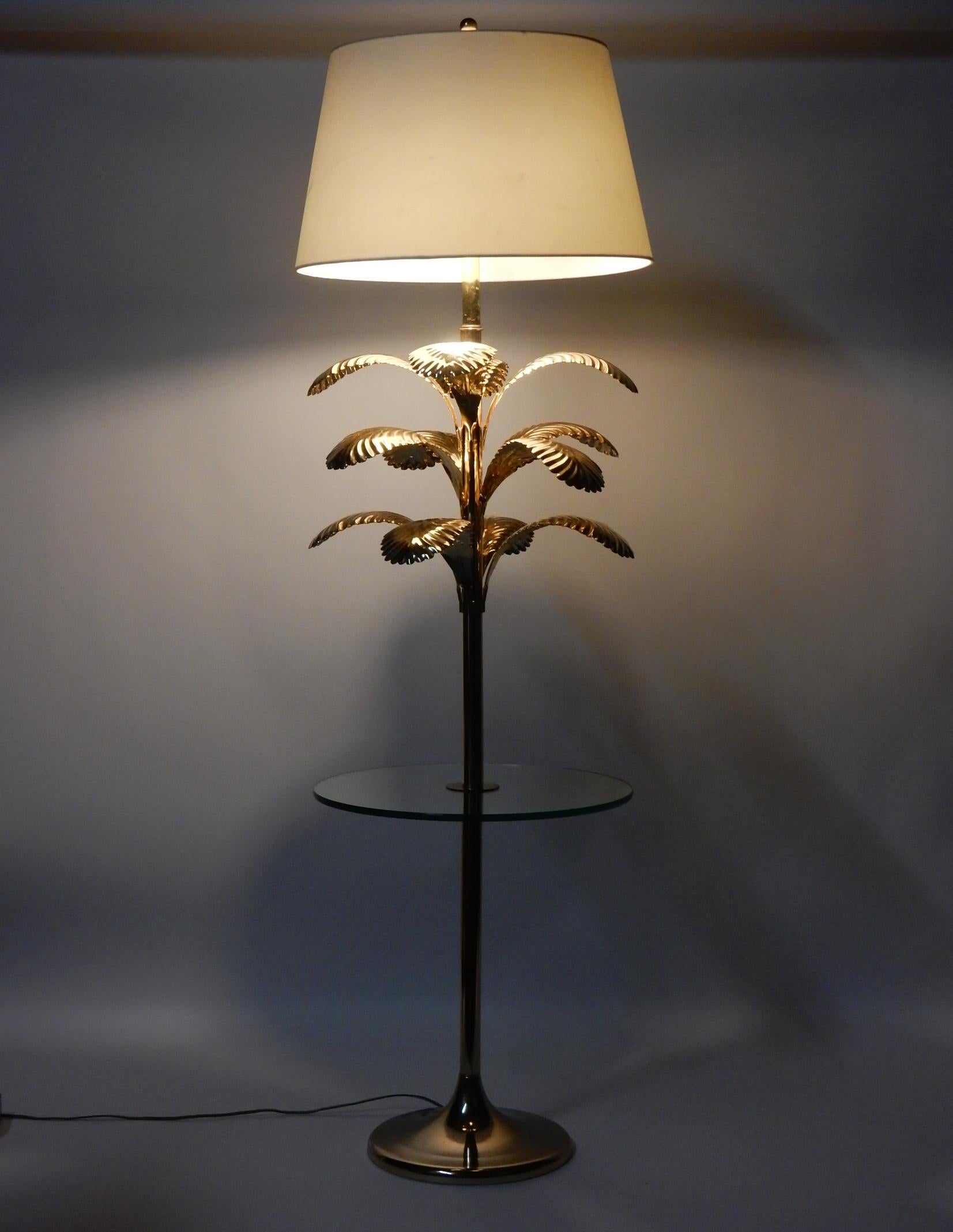 Metal Italian Stylized Brass Palm Leaf Floor Lamp & Table For Sale