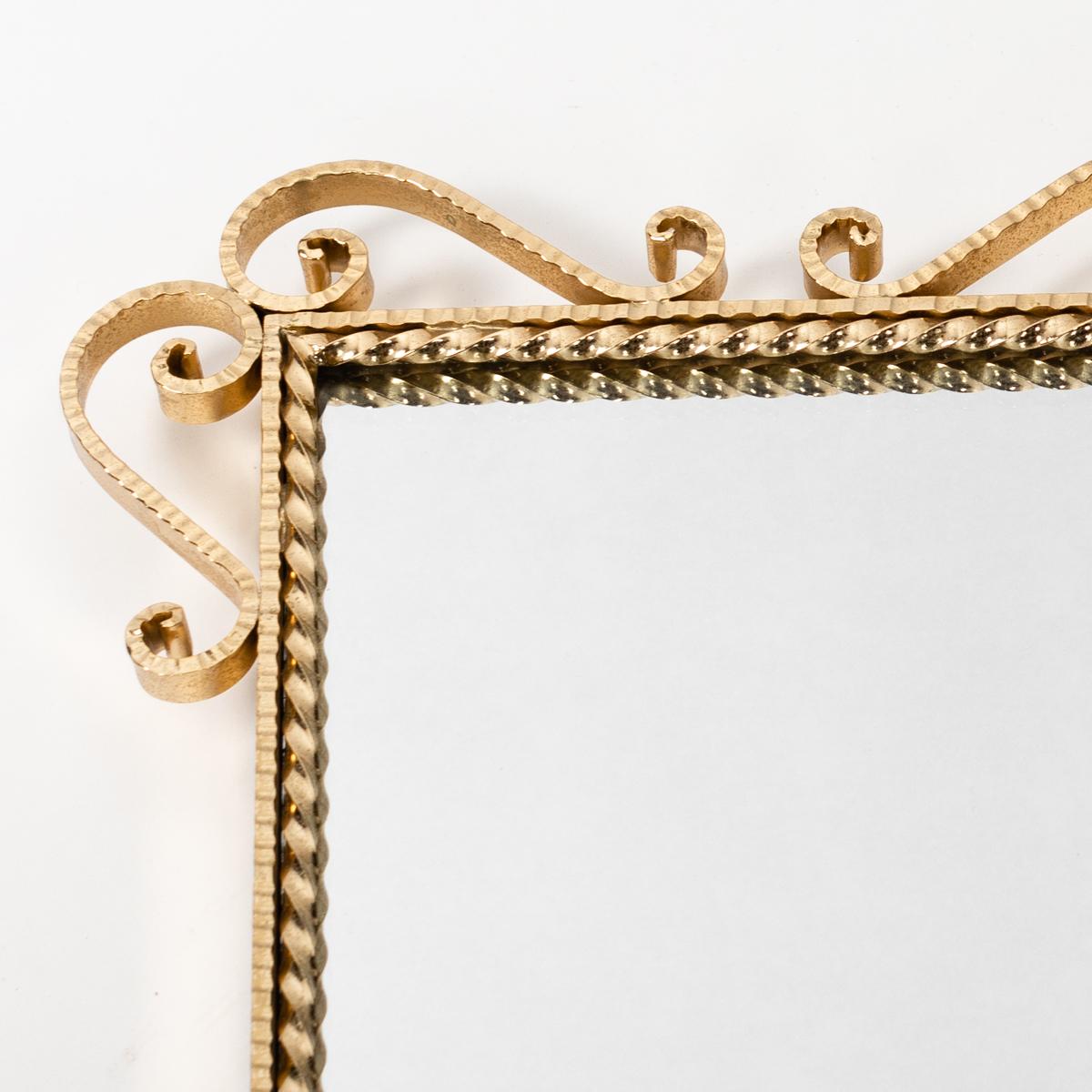 Italienischer stilisierter konischer Spiegel der Jahrhundertmitte Eisen vergoldet von Luigi Colli 1950er Jahre im Zustand „Gut“ im Angebot in Salzburg, AT