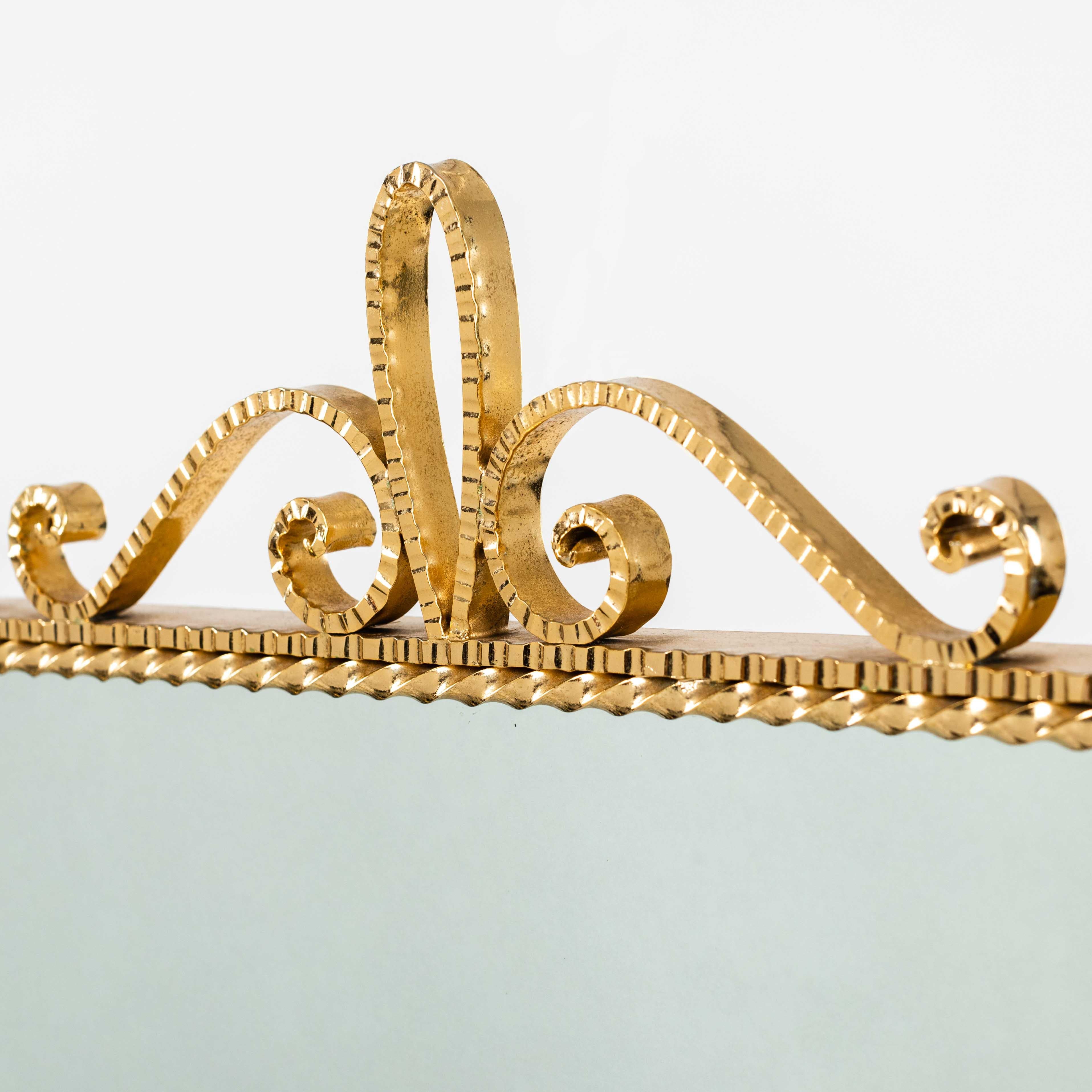 Italienischer stilisierter konischer Spiegel der Jahrhundertmitte Eisen vergoldet von Luigi Colli 1950er Jahre im Angebot 3