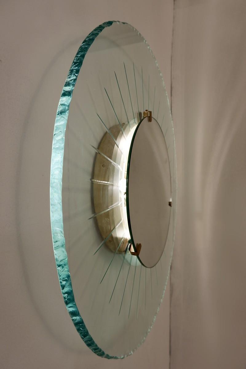 Italian Mid-Century Modern Sun Illuminated Glass and Brass Mirror For Sale 5