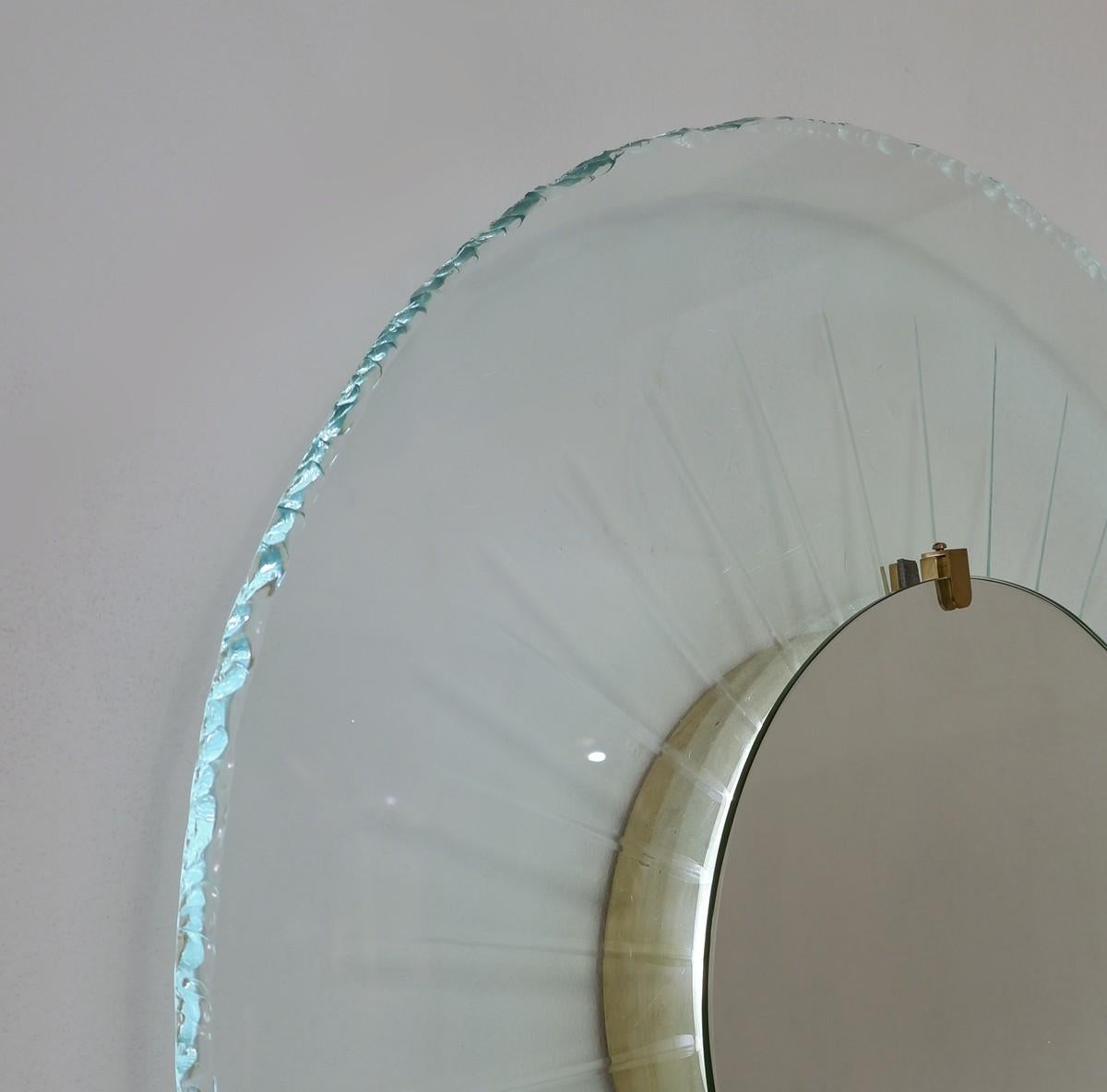 Italian Mid-Century Modern Sun Illuminated Glass and Brass Mirror For Sale 6
