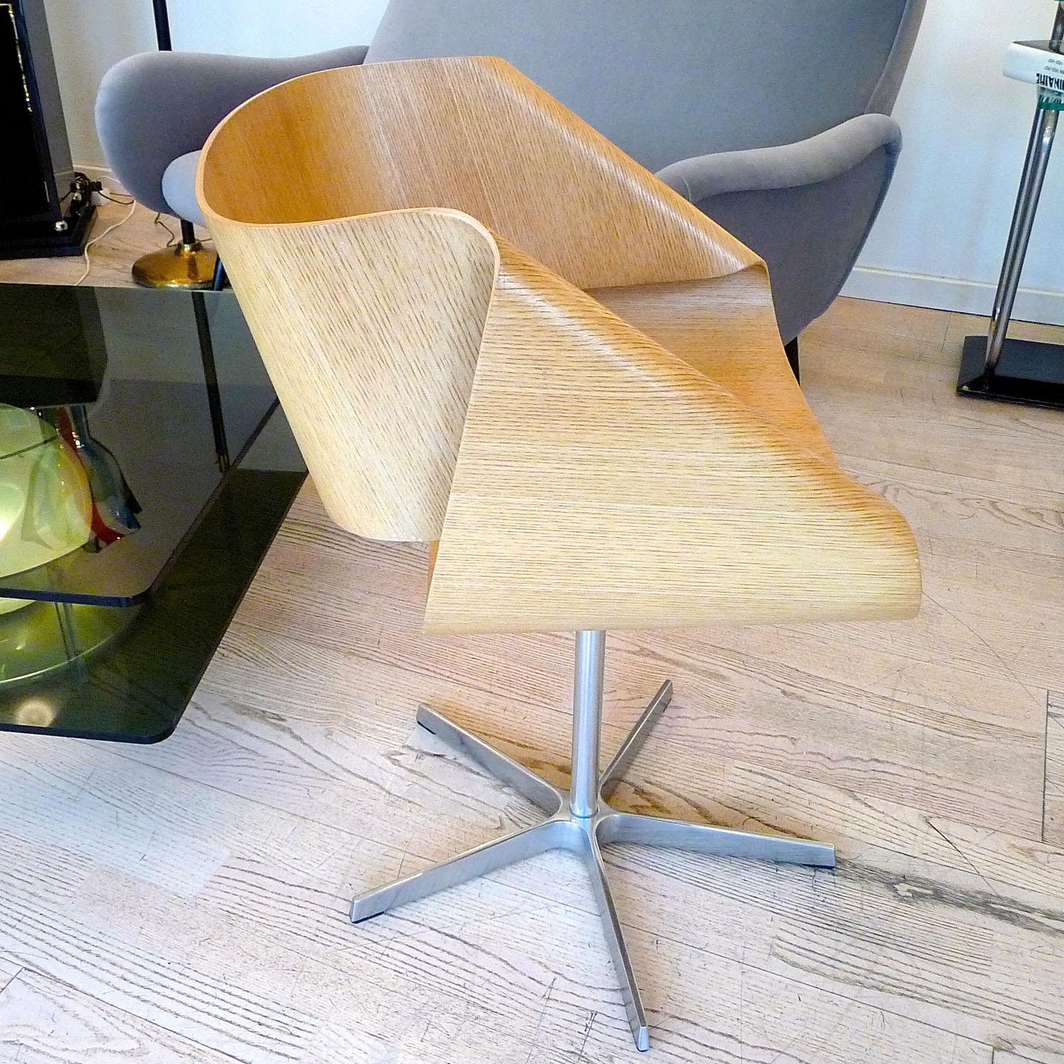 Italian Swivel Bent Plywood Ribbon Chair, Mid-Century Modern For Sale 1