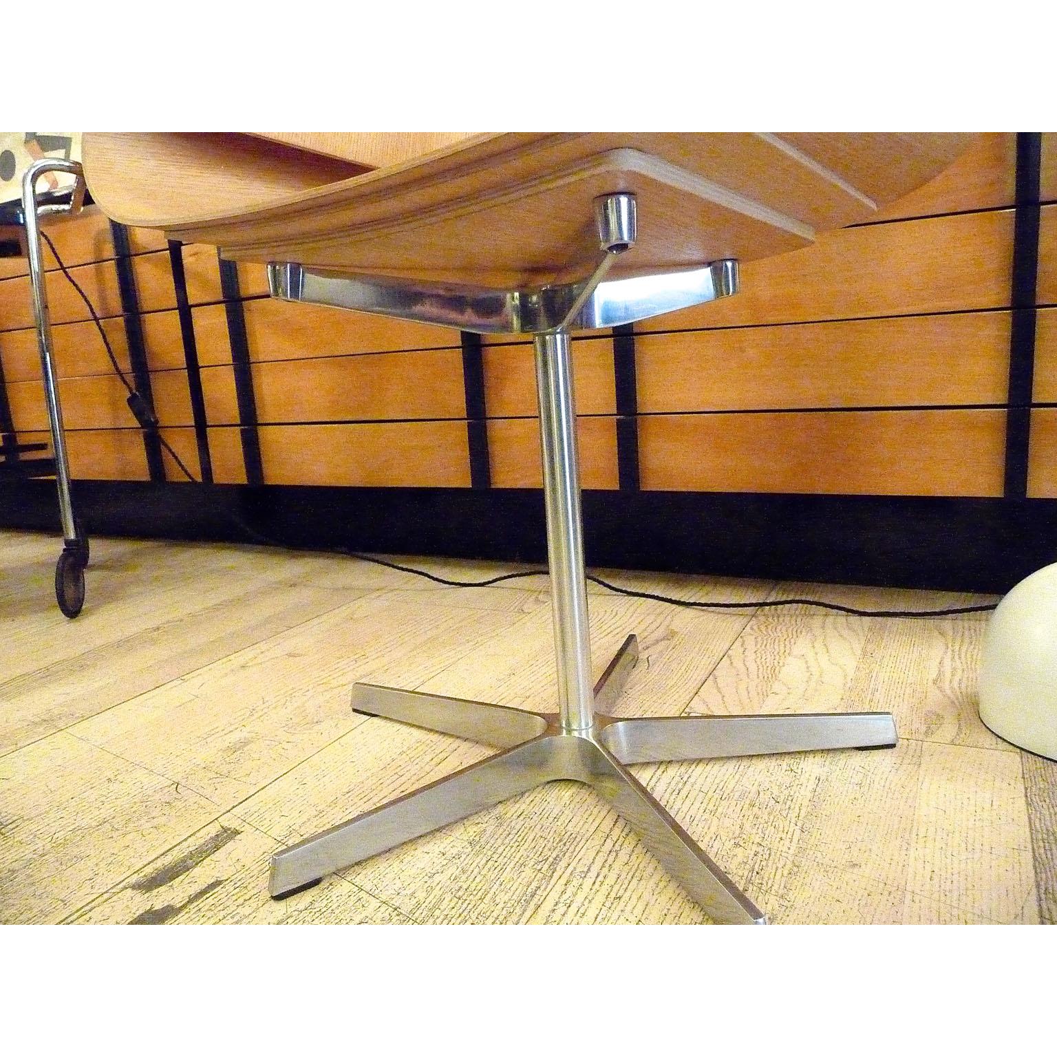 Italian Swivel Bent Plywood Ribbon Chair, Mid-Century Modern For Sale 3