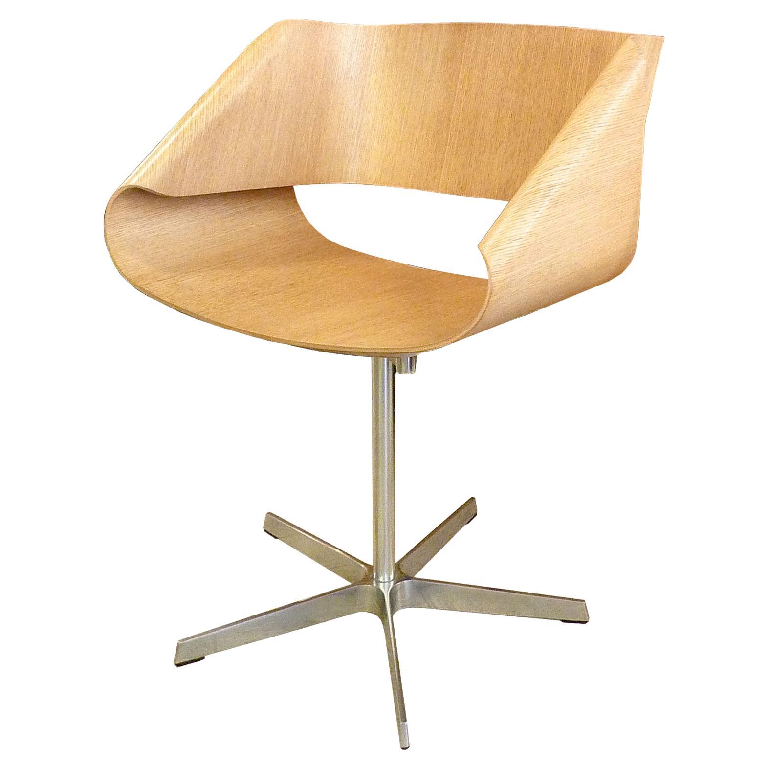 Italienischer drehbarer, gebogener Sperrholzbandstuhl, Mid-Century Modern  im Angebot