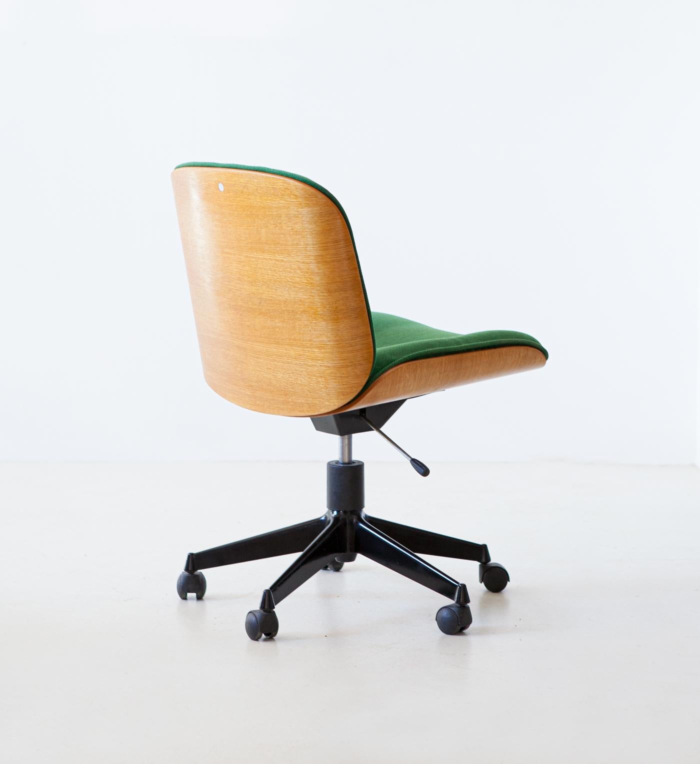 Italian Swivel Chair in Oak by Ico Parisi for MIM Roma, 1960s 2