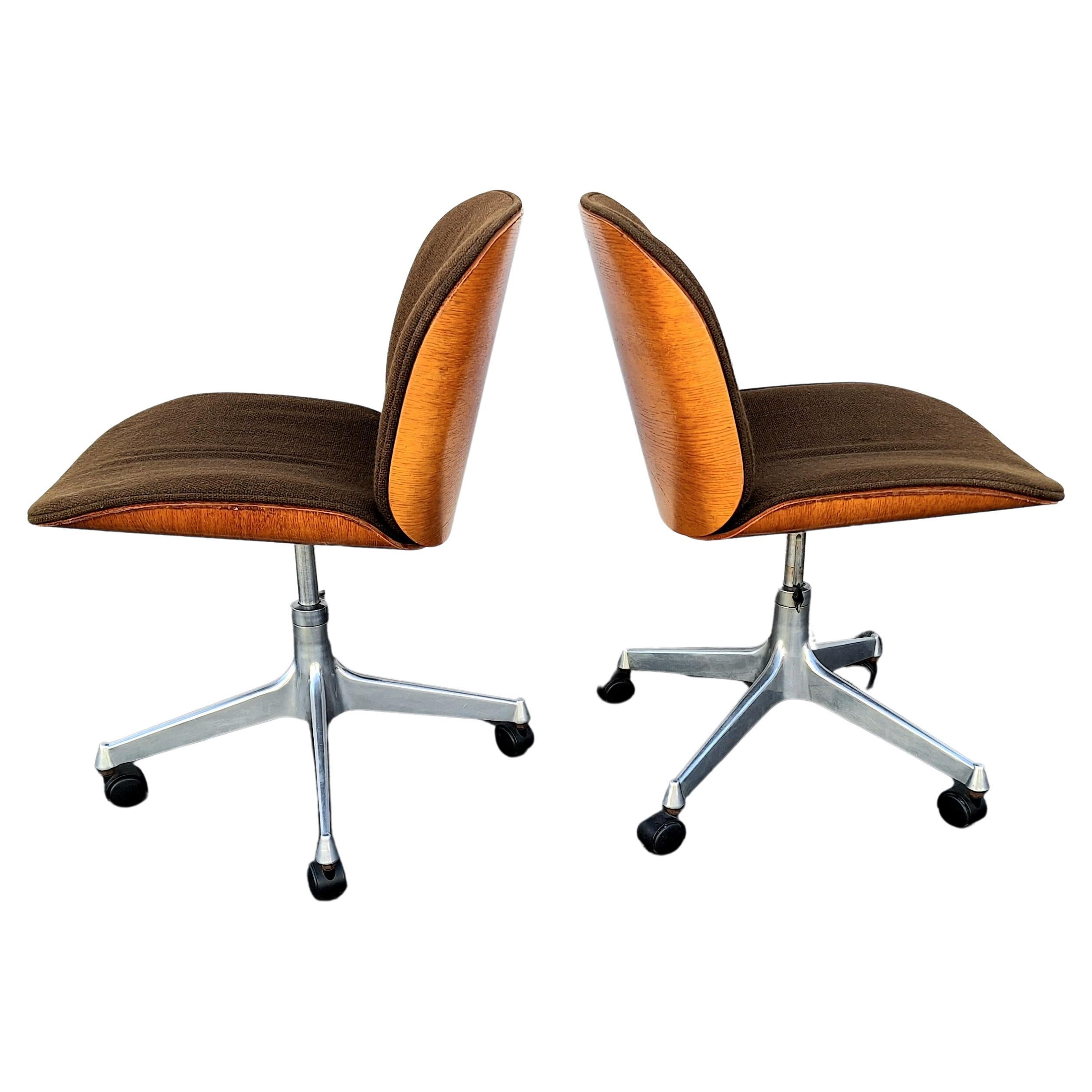Pivot italien  Chaises d'Ico & Luisa Parisi pour Mim, années 1960