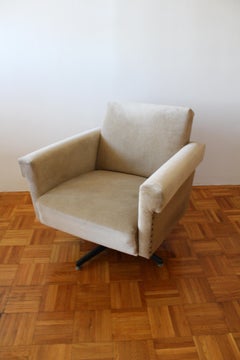 Italian Swivel Longue Armchair 1950s