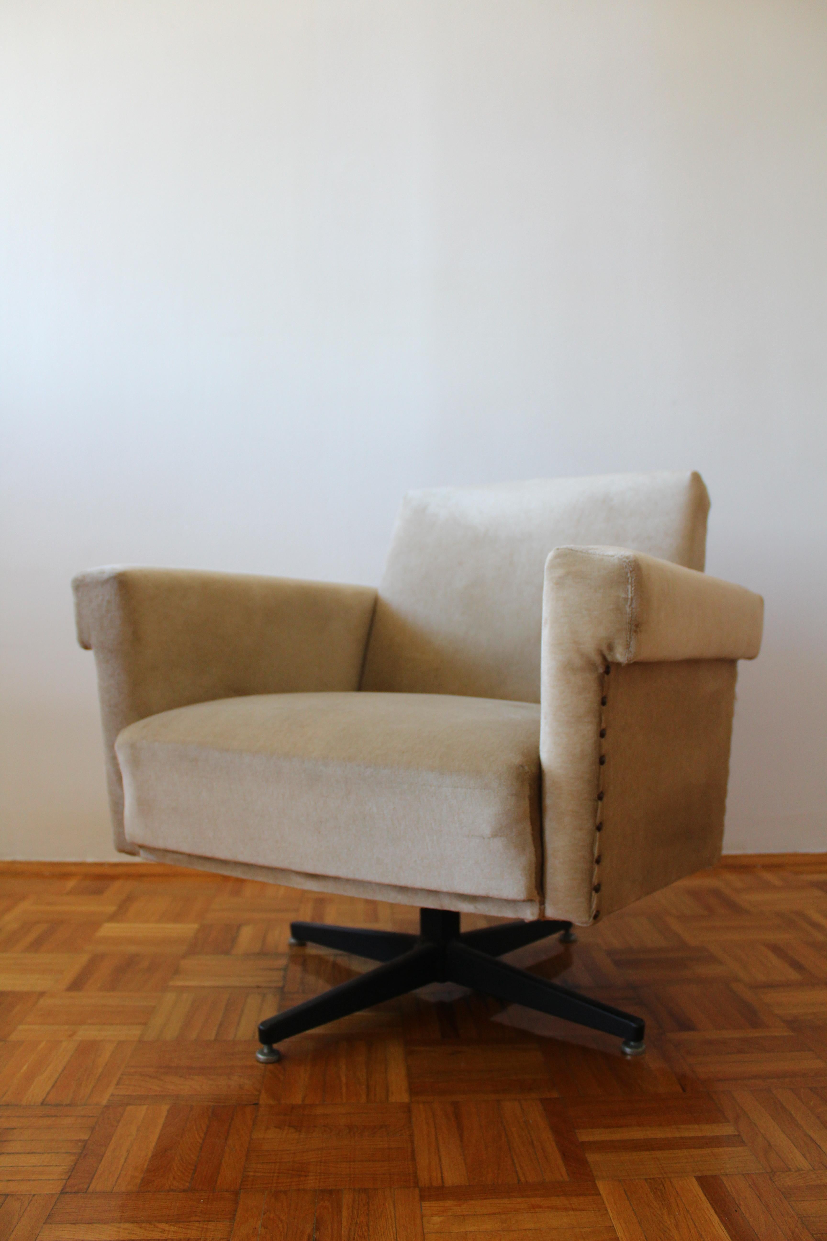 Fabric Italian Swivel Longue Armchair 1950s For Sale