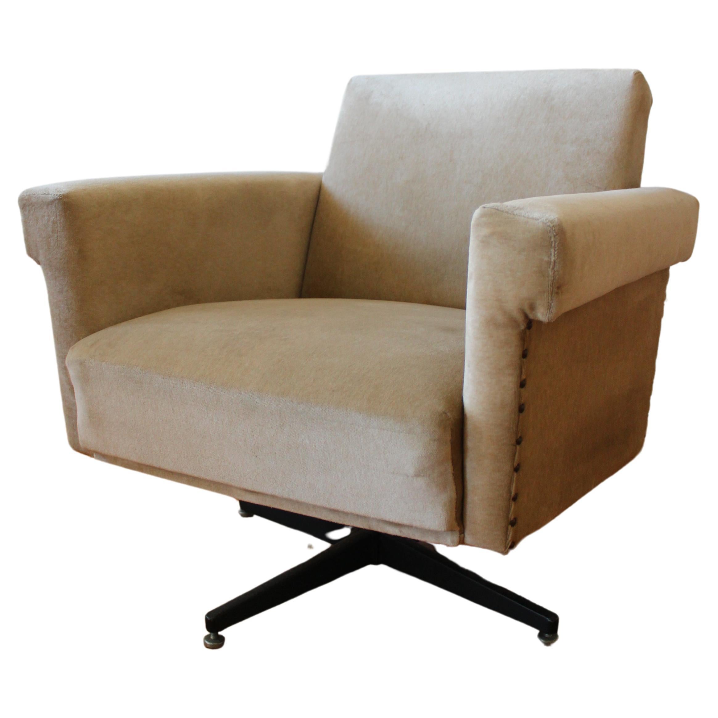 Italian Swivel Longue Armchair 1950s For Sale